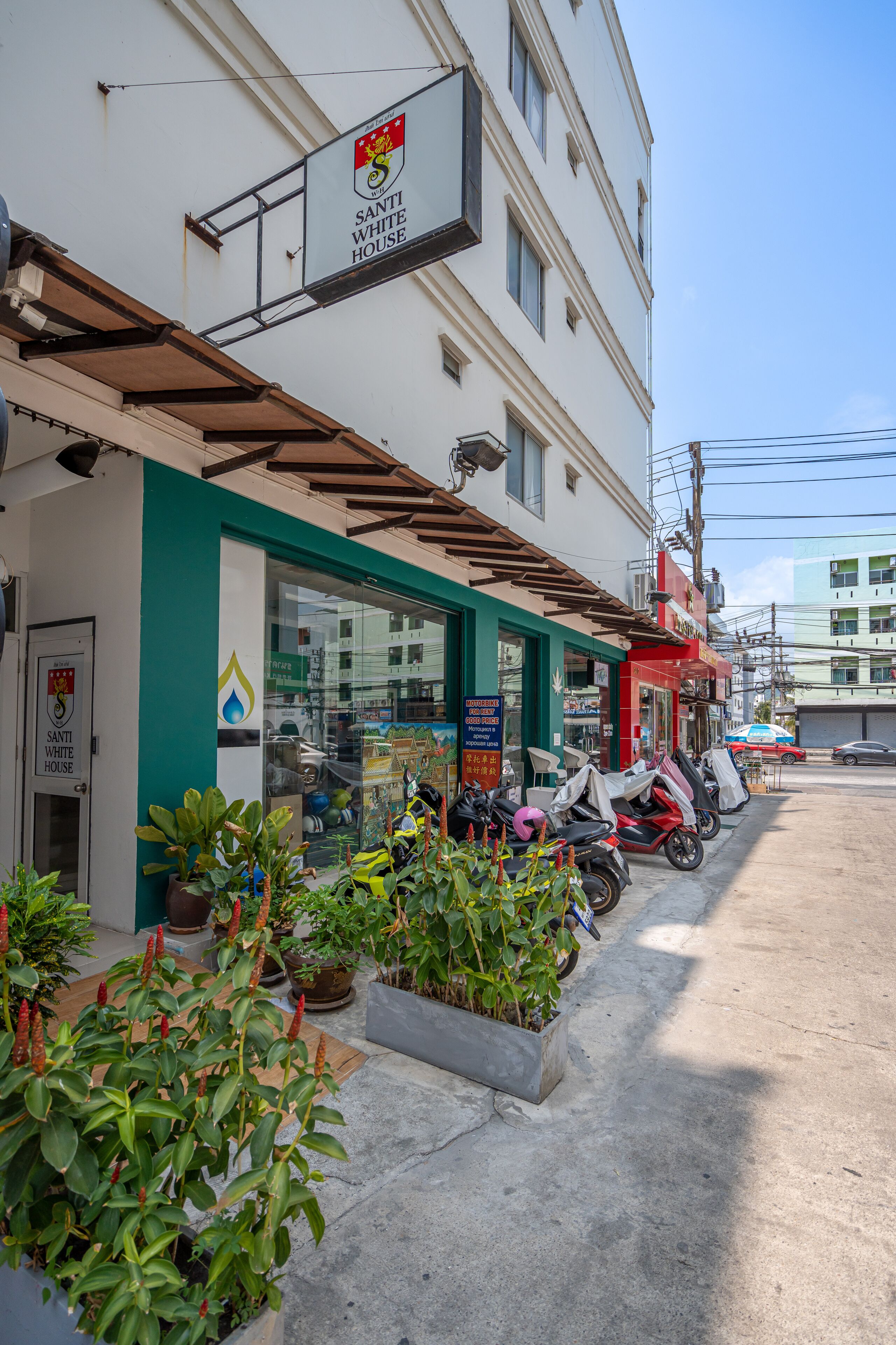 Santi White House Patong Hotel