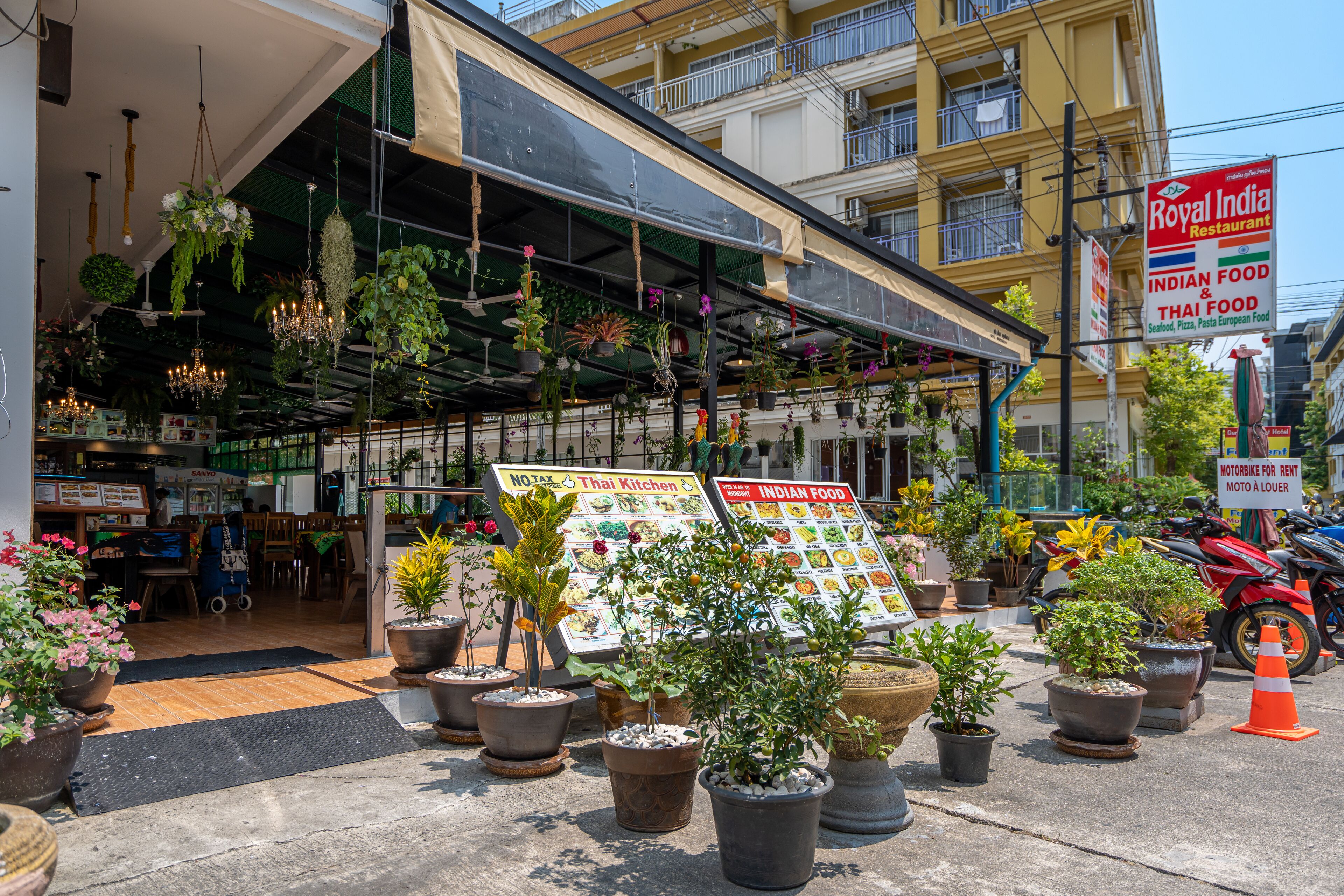 Santi White House Patong Hotel