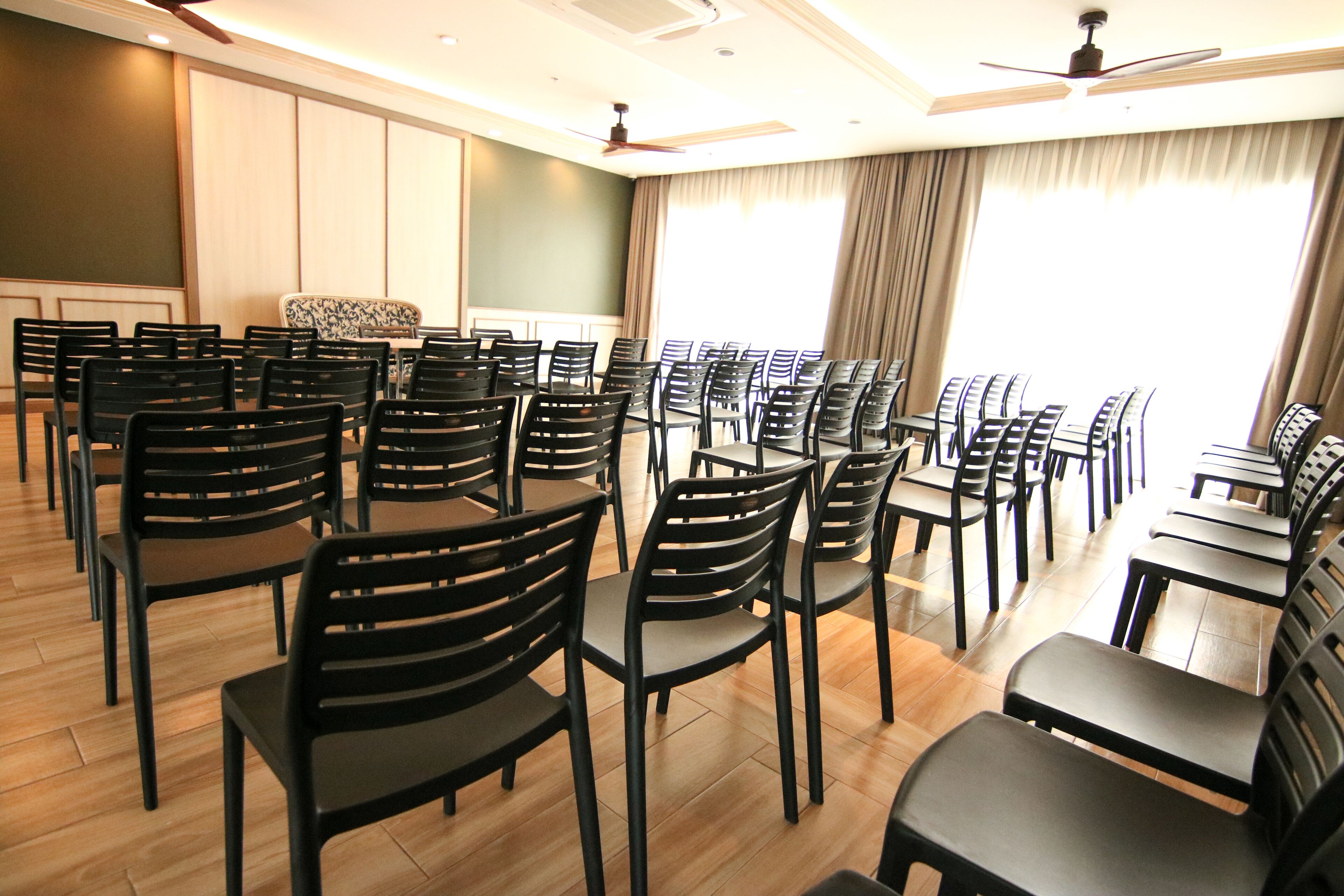 Sawaddi Patong Resort & Spa by Tolani