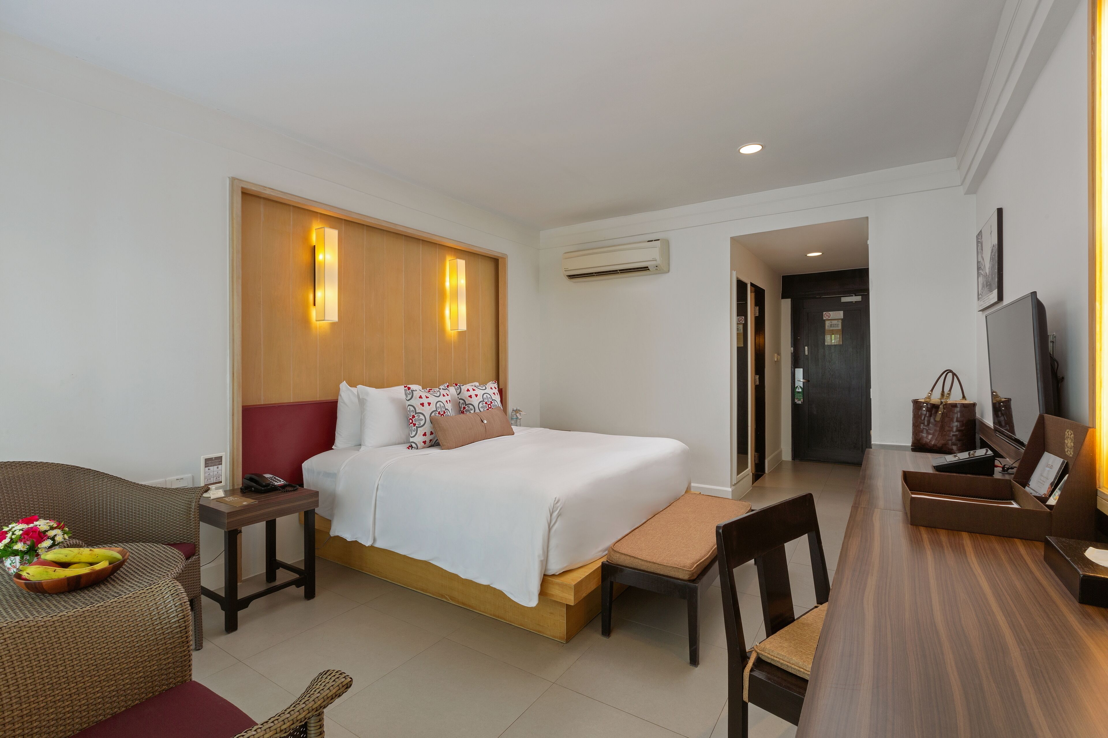Sawaddi Patong Resort & Spa by Tolani
