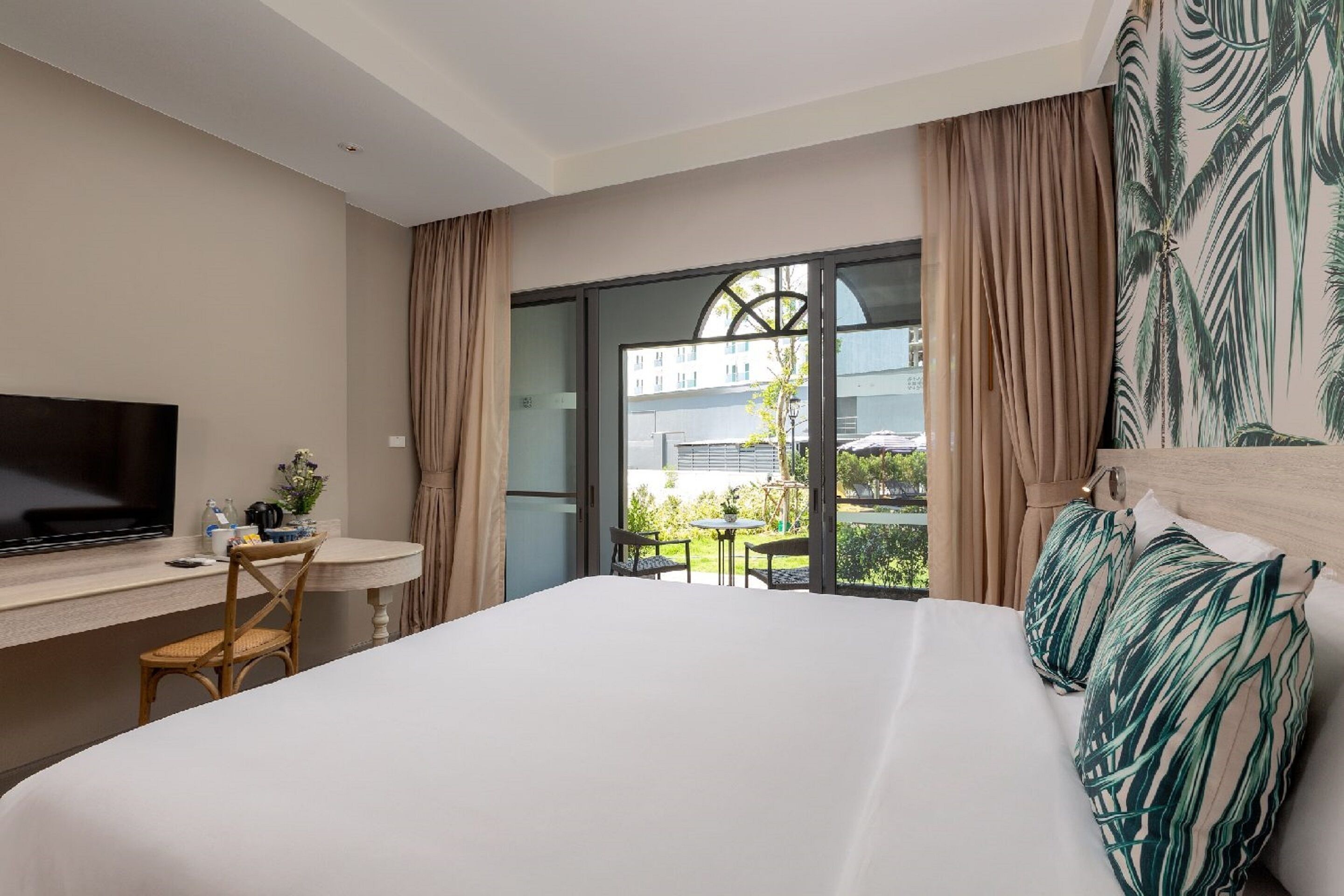 Sawaddi Patong Resort & Spa by Tolani