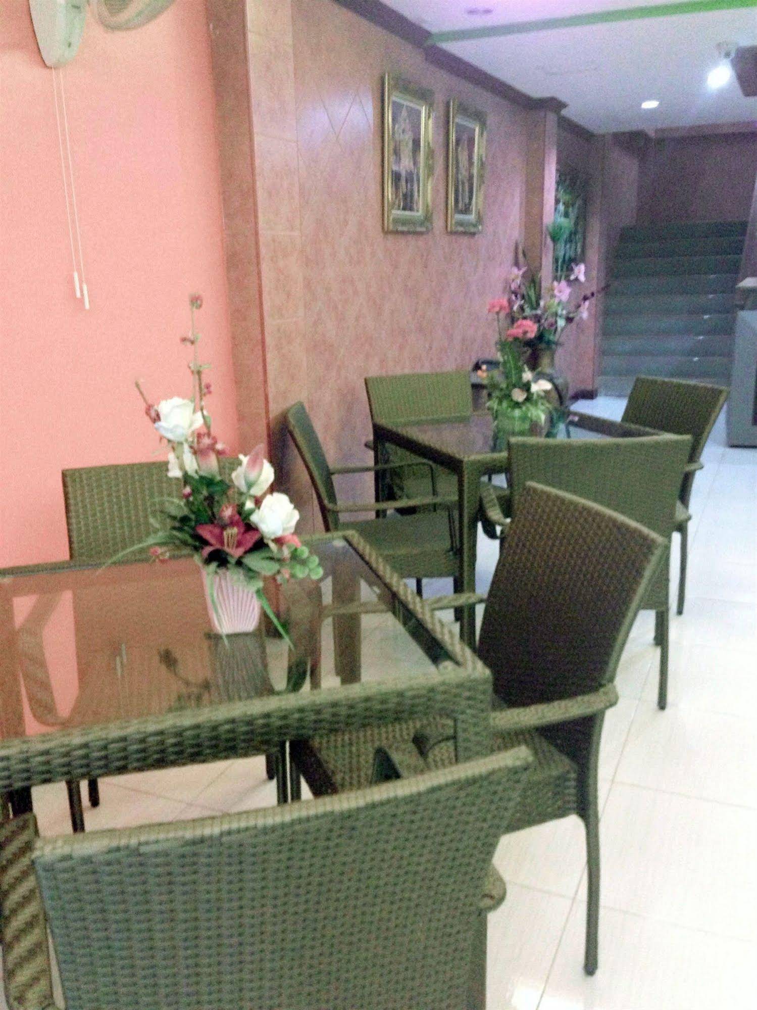 Silla Patong Hostel