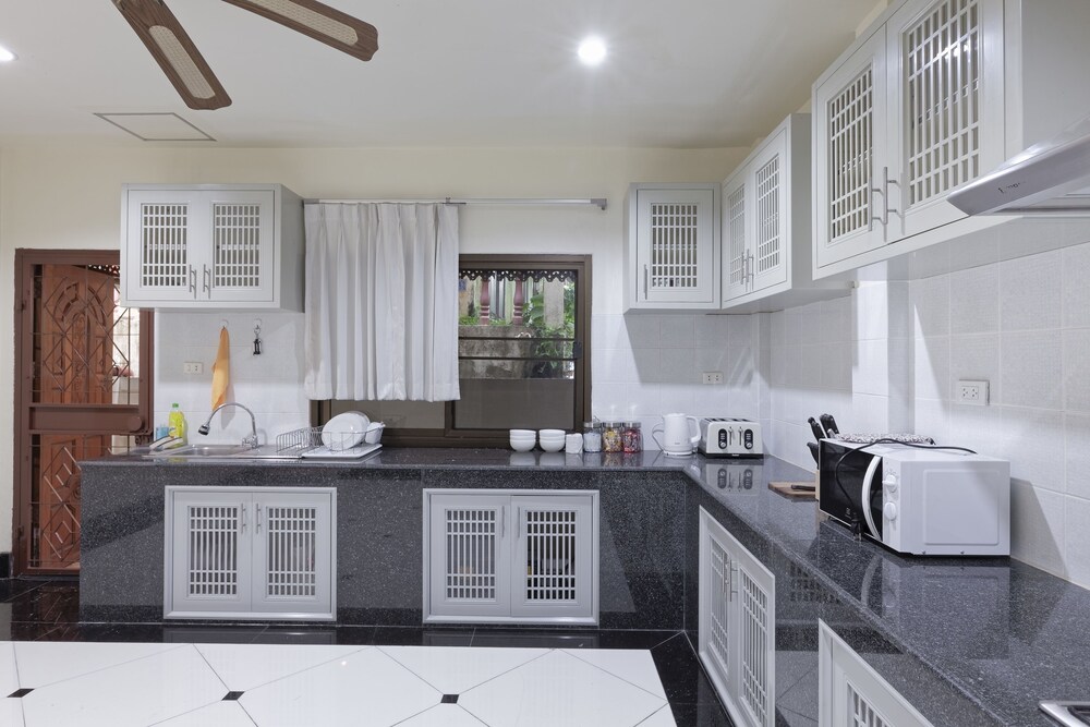 Sirinara Nanai Patong