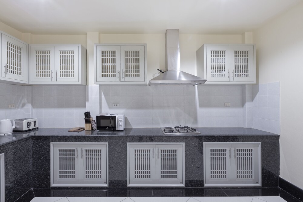 Sirinara Nanai Patong