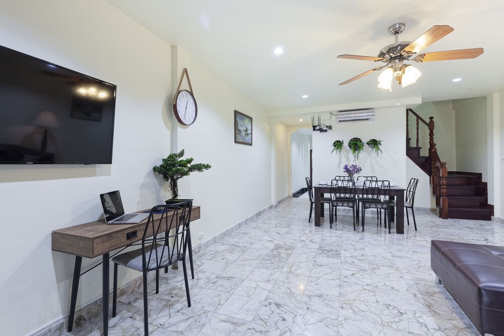 Sirinara Nanai Patong