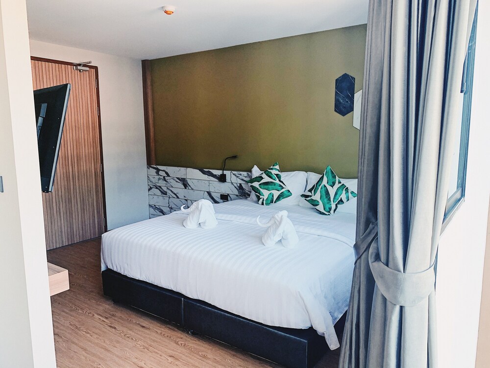 Sky Wave Patong