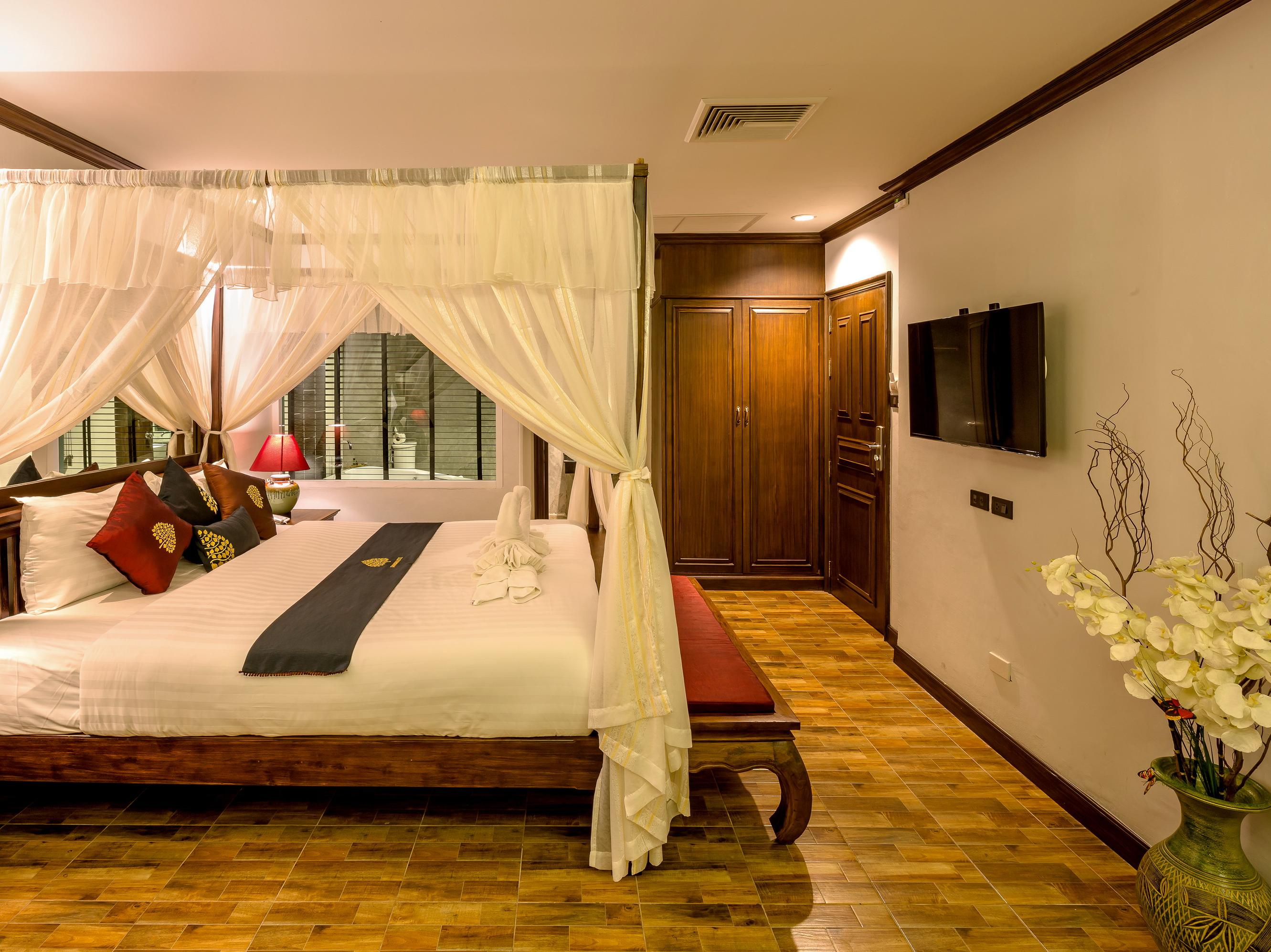 Tanawan Phuket Hotel