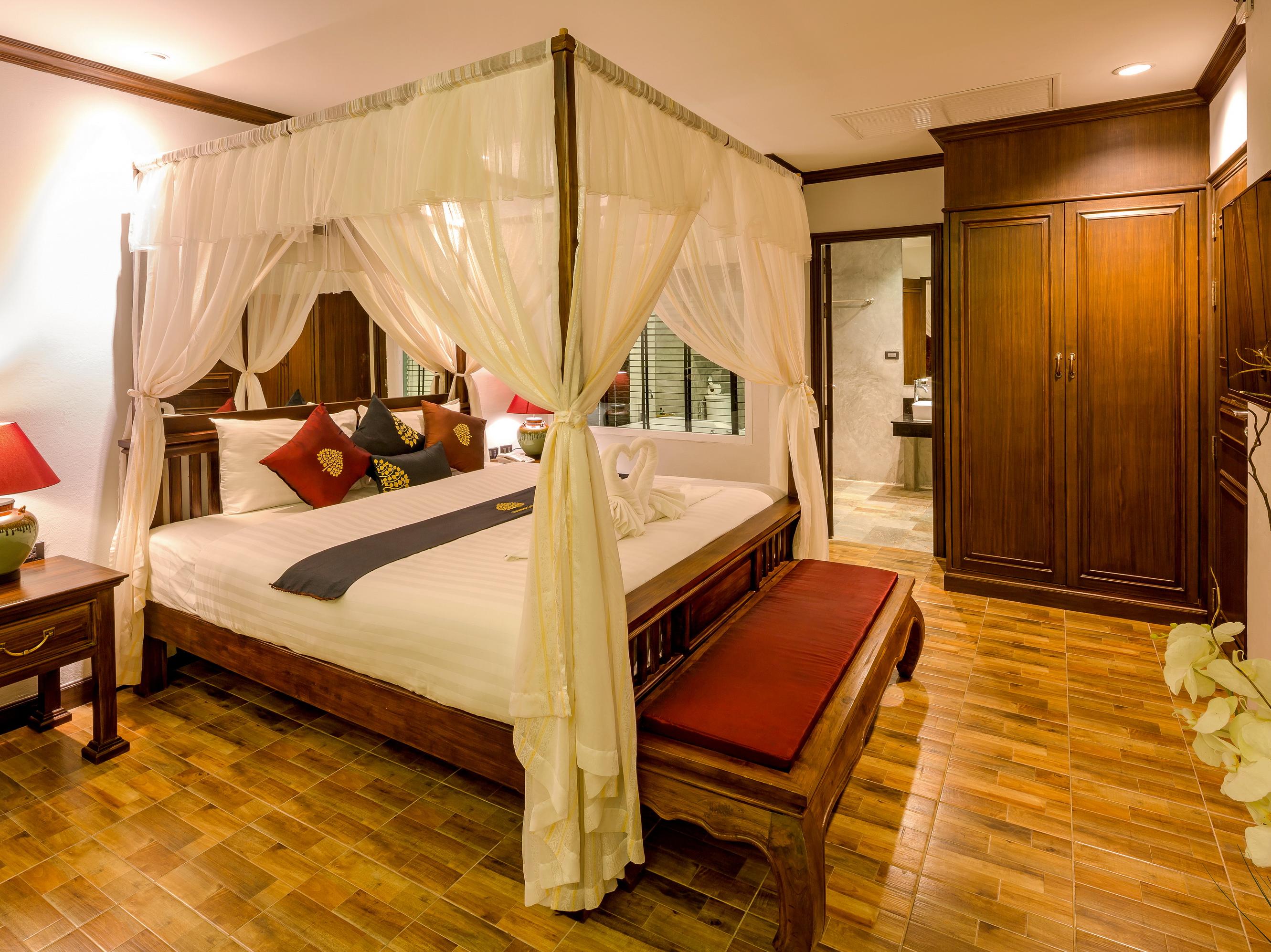 Tanawan Phuket Hotel