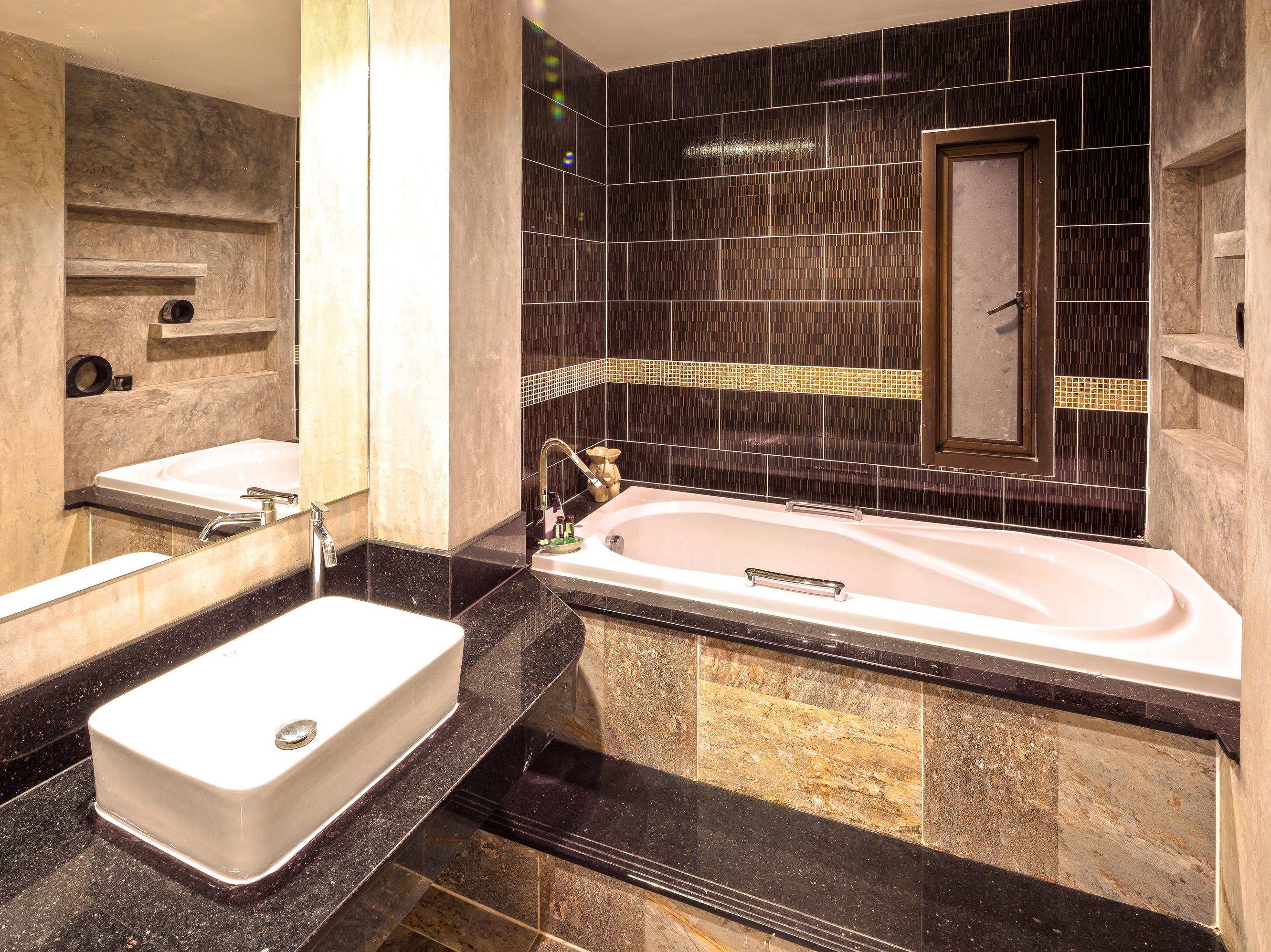 Tanawan Phuket Hotel