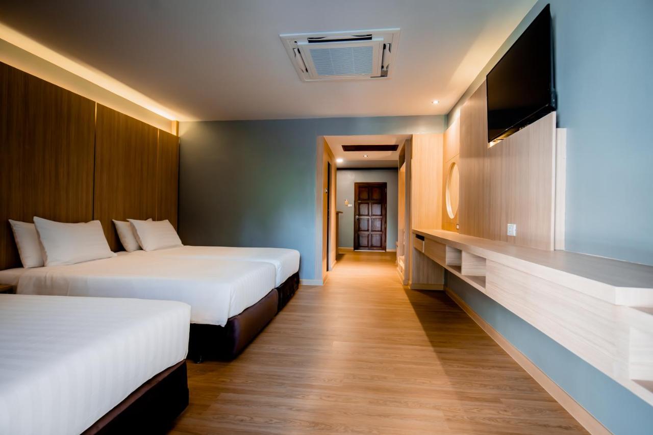 Thanthip Beach Resort