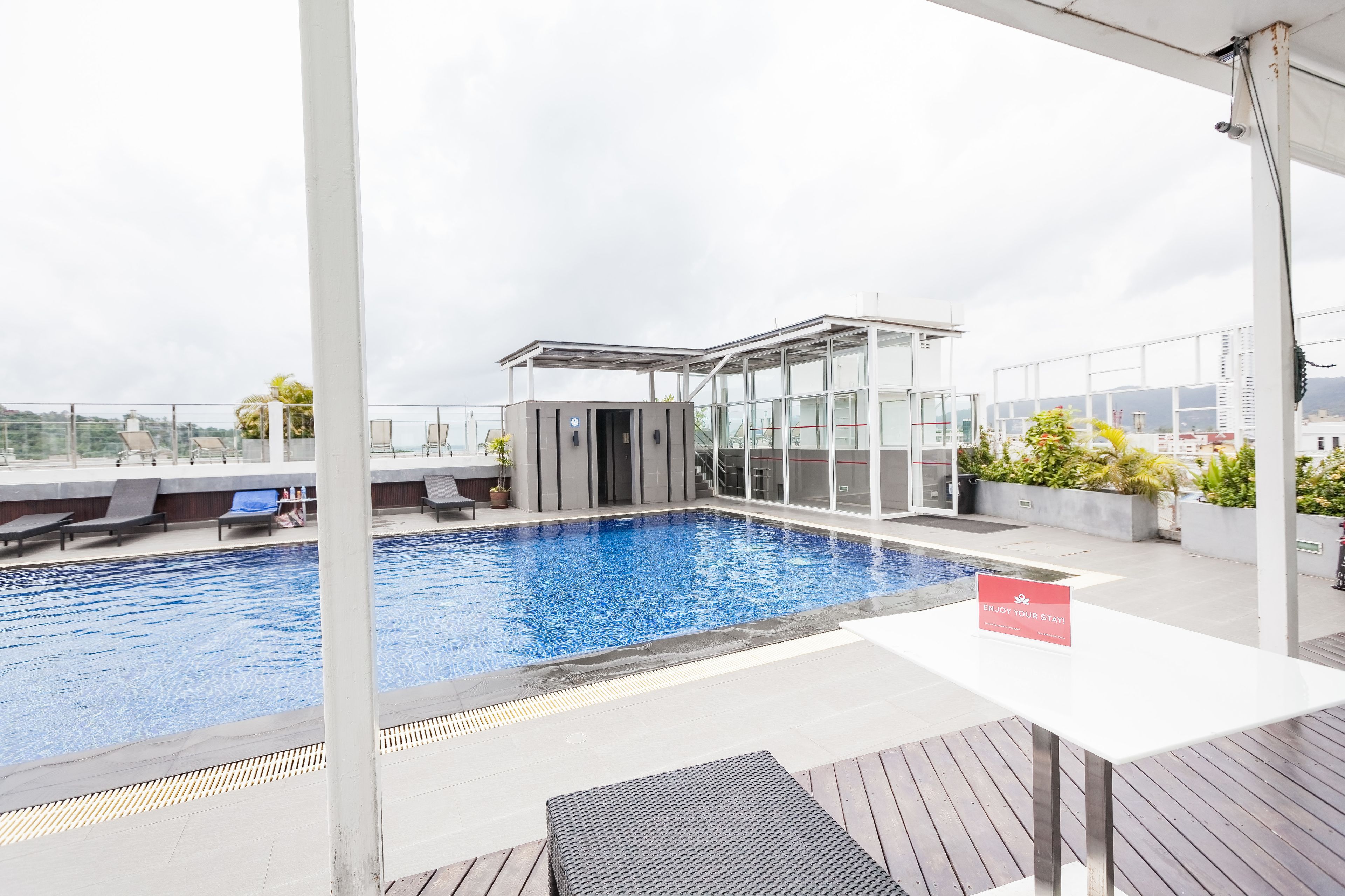 The Ashlee Heights Patong Hotel & Suites by ZEN Rooms