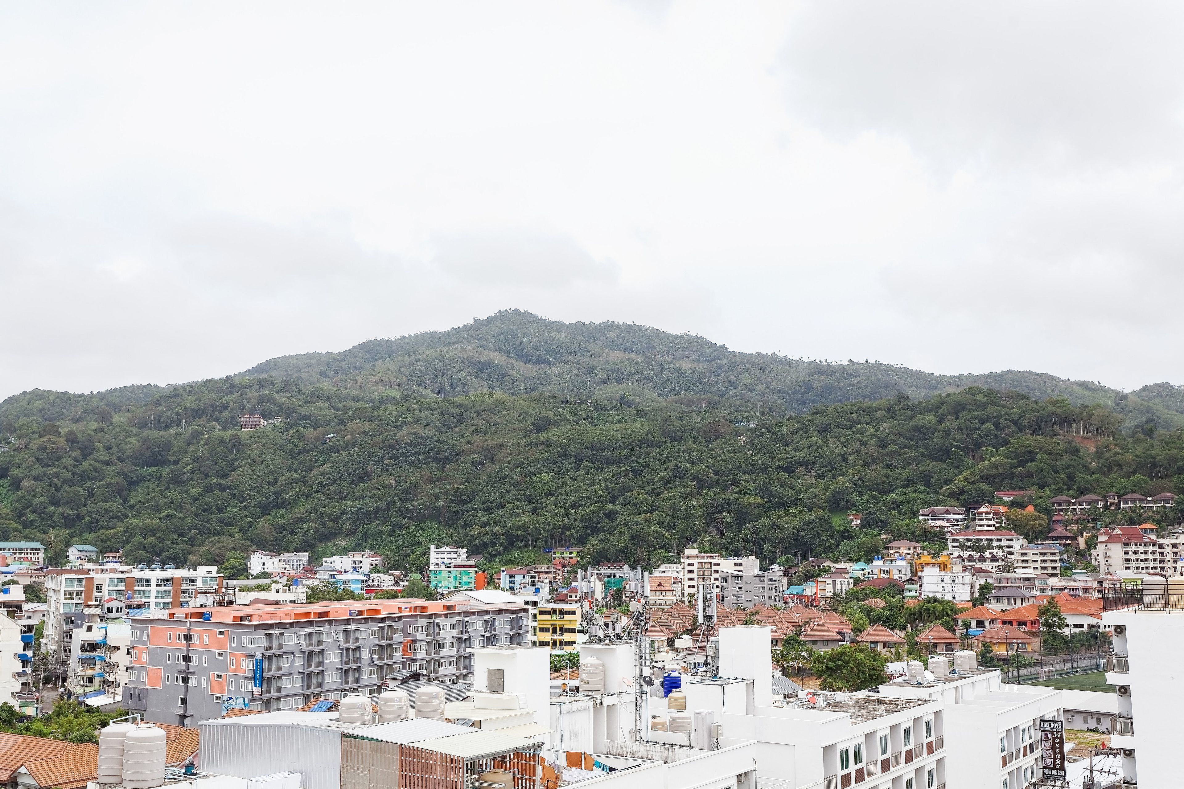 The Ashlee Heights Patong Hotel & Suites by ZEN Rooms