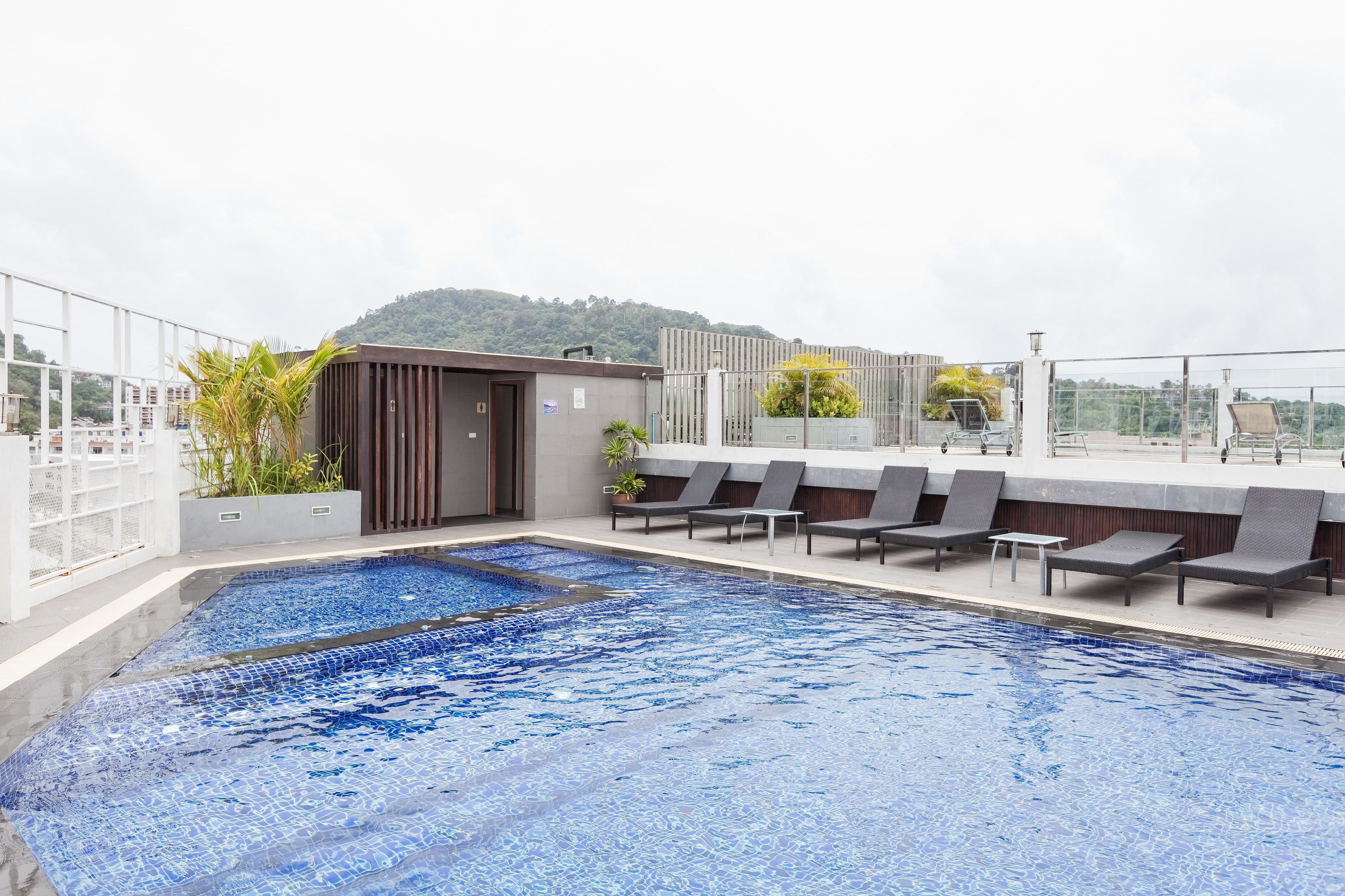 The Ashlee Heights Patong Hotel & Suites by ZEN Rooms