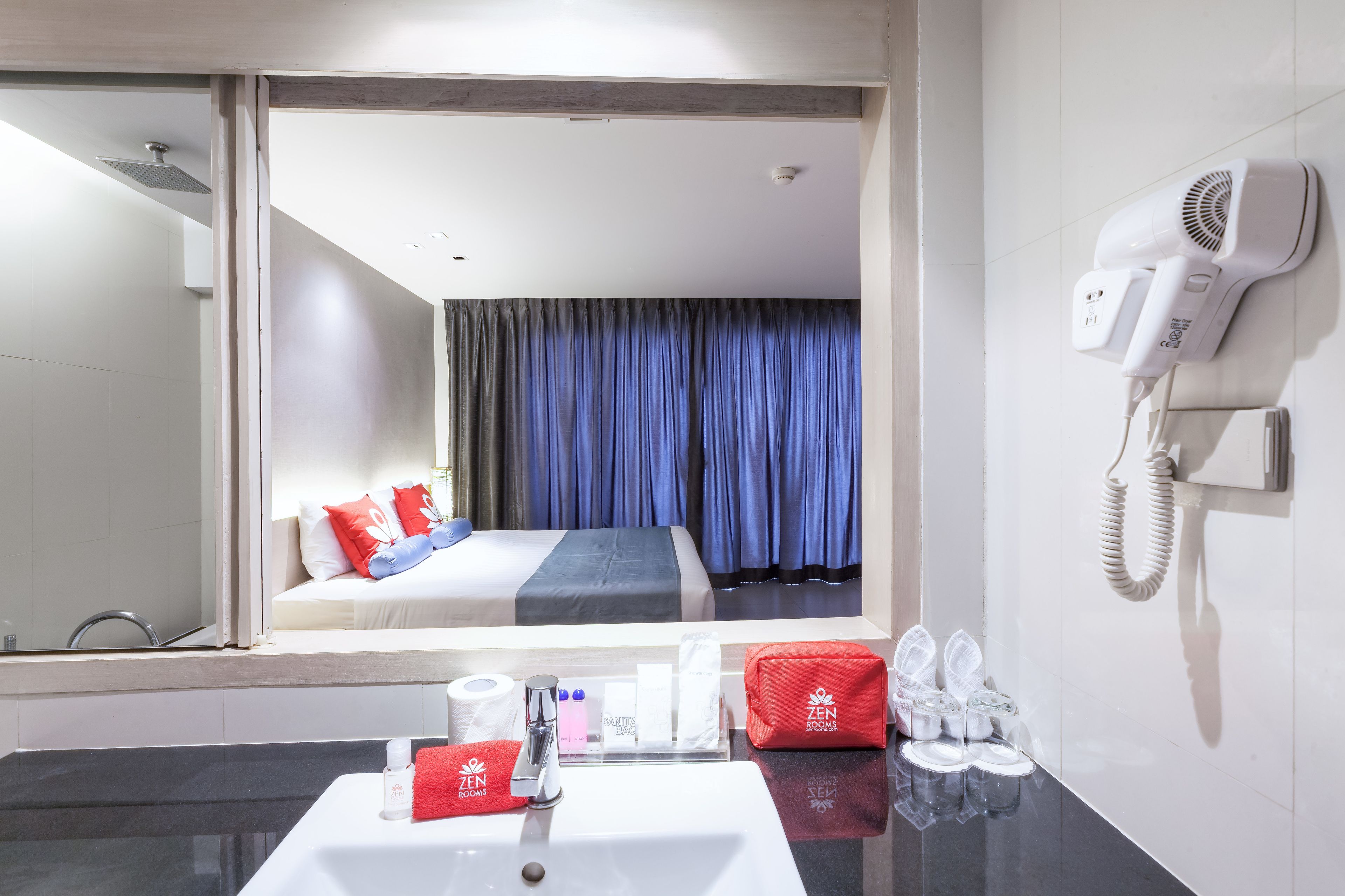 The Ashlee Heights Patong Hotel & Suites by ZEN Rooms