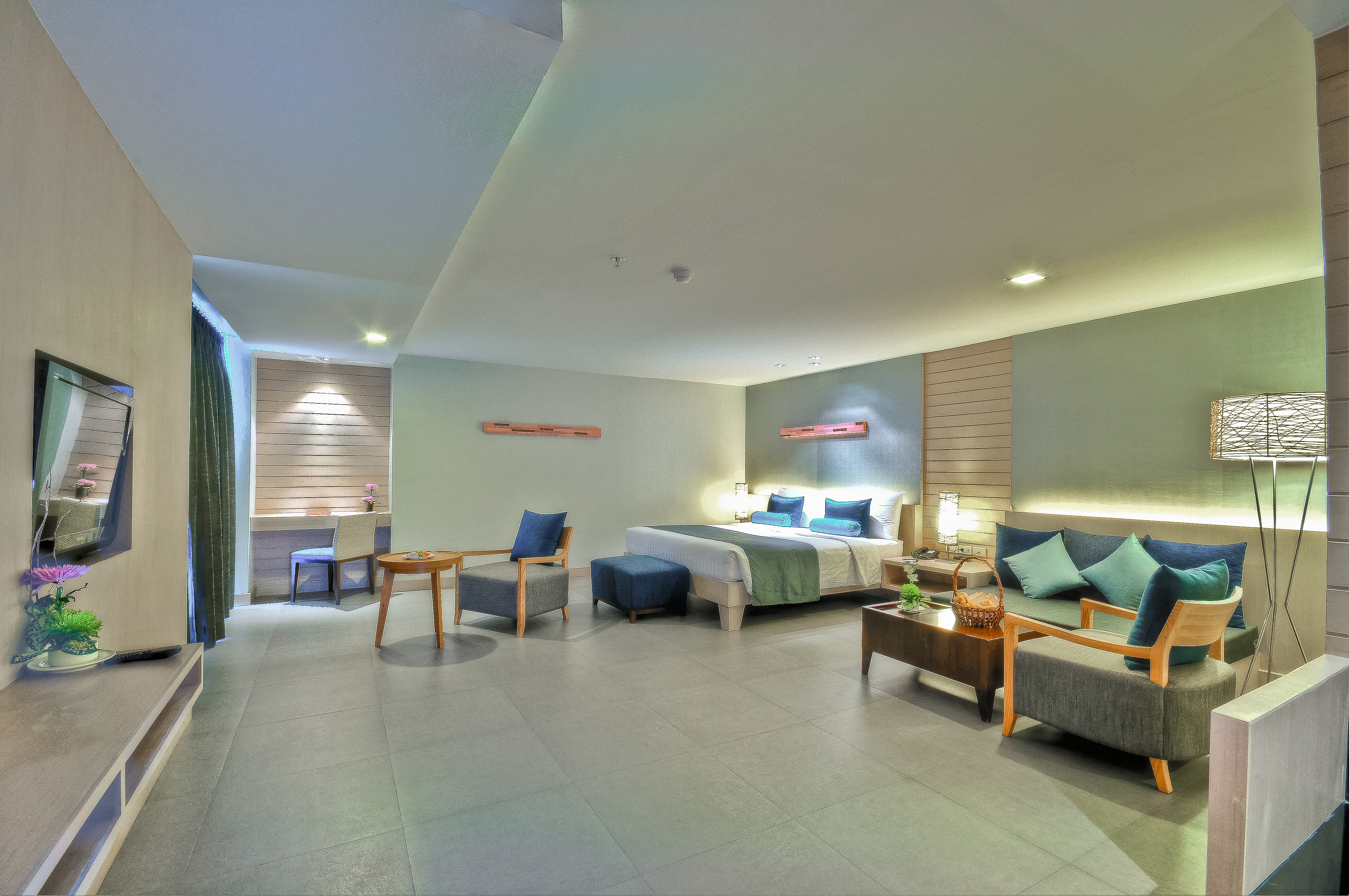 The ASHLEE Heights Patong Hotel & Suites