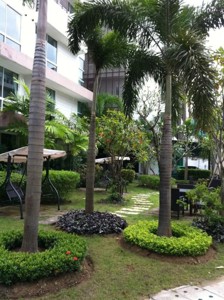The Kris Condo Pool Access