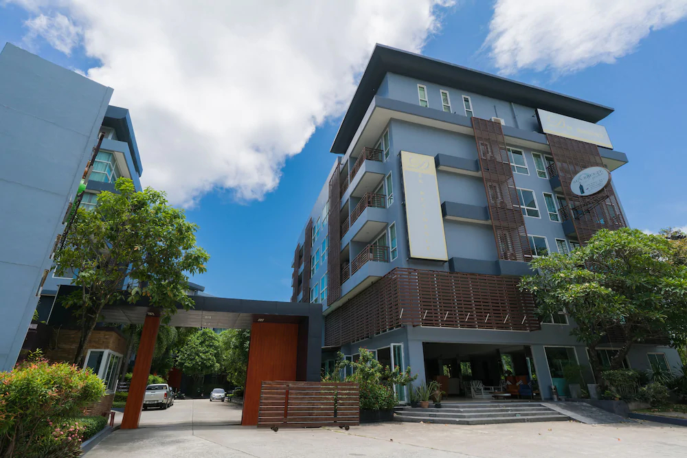 The Kris Condo Pool Access