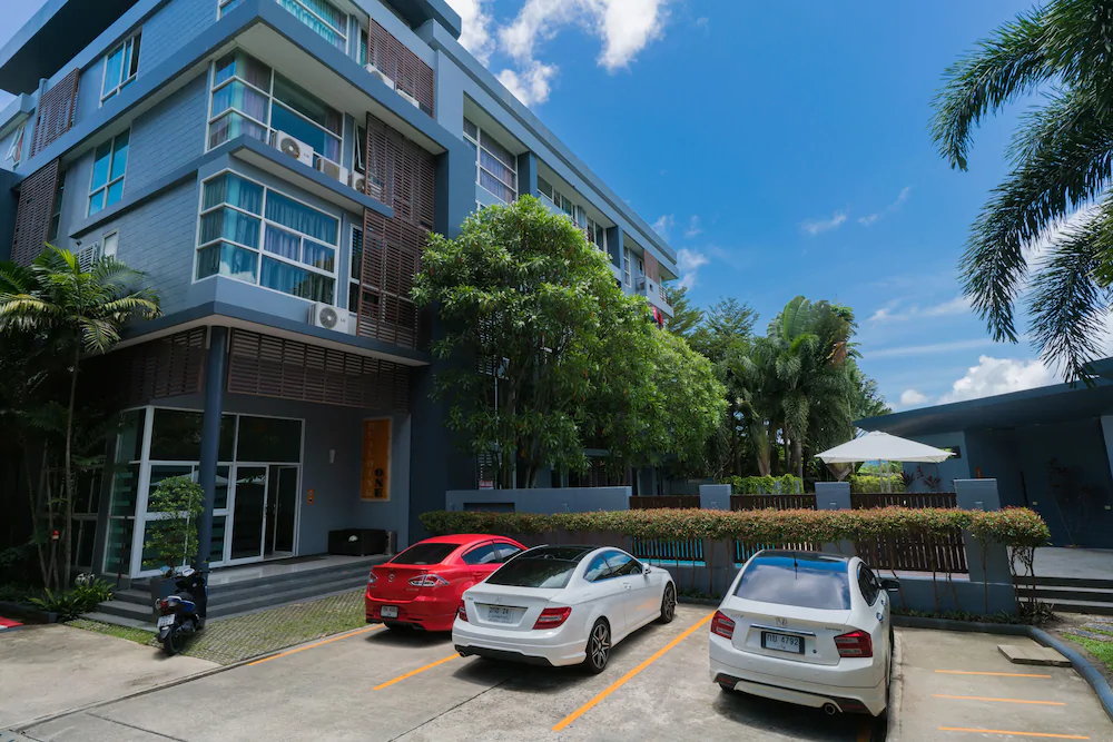 The Kris Condo Pool Access