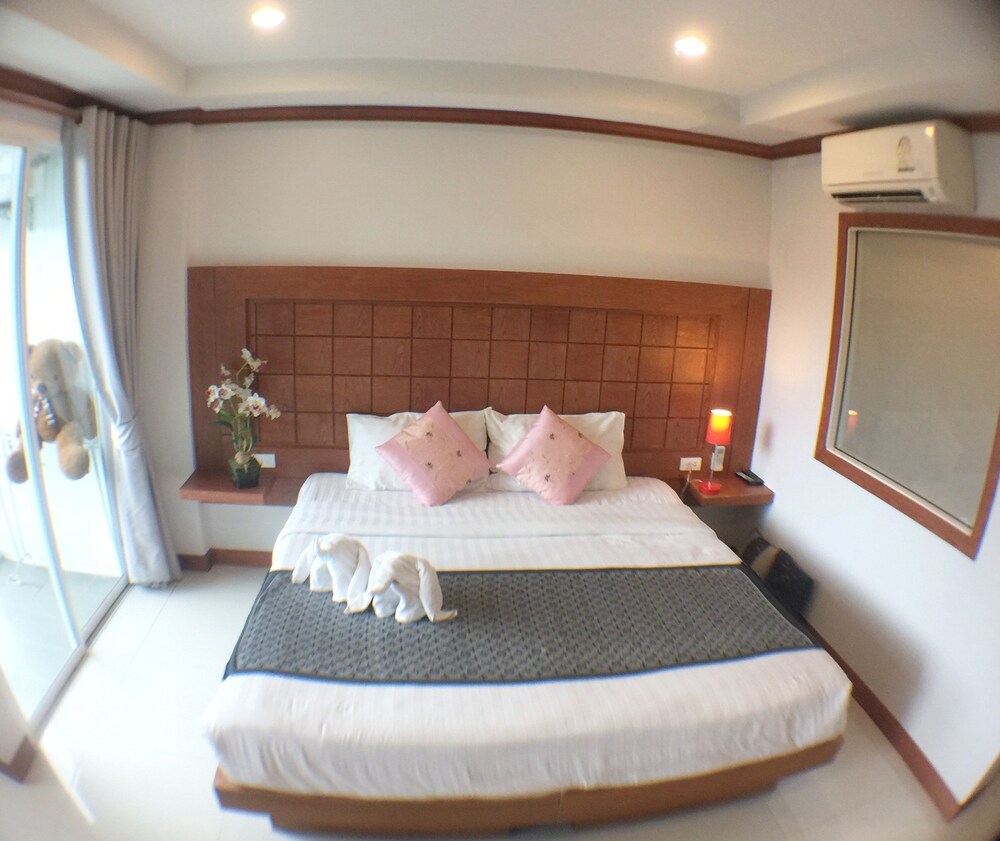 Thira Residence Patong