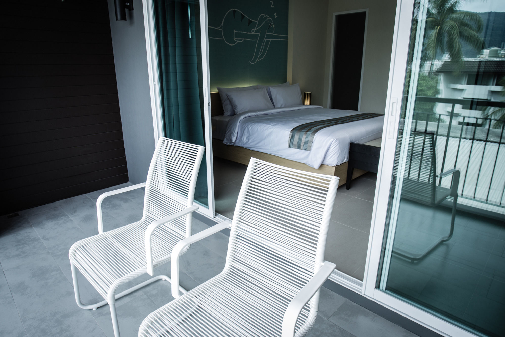Tiras Patong Beach Hotel