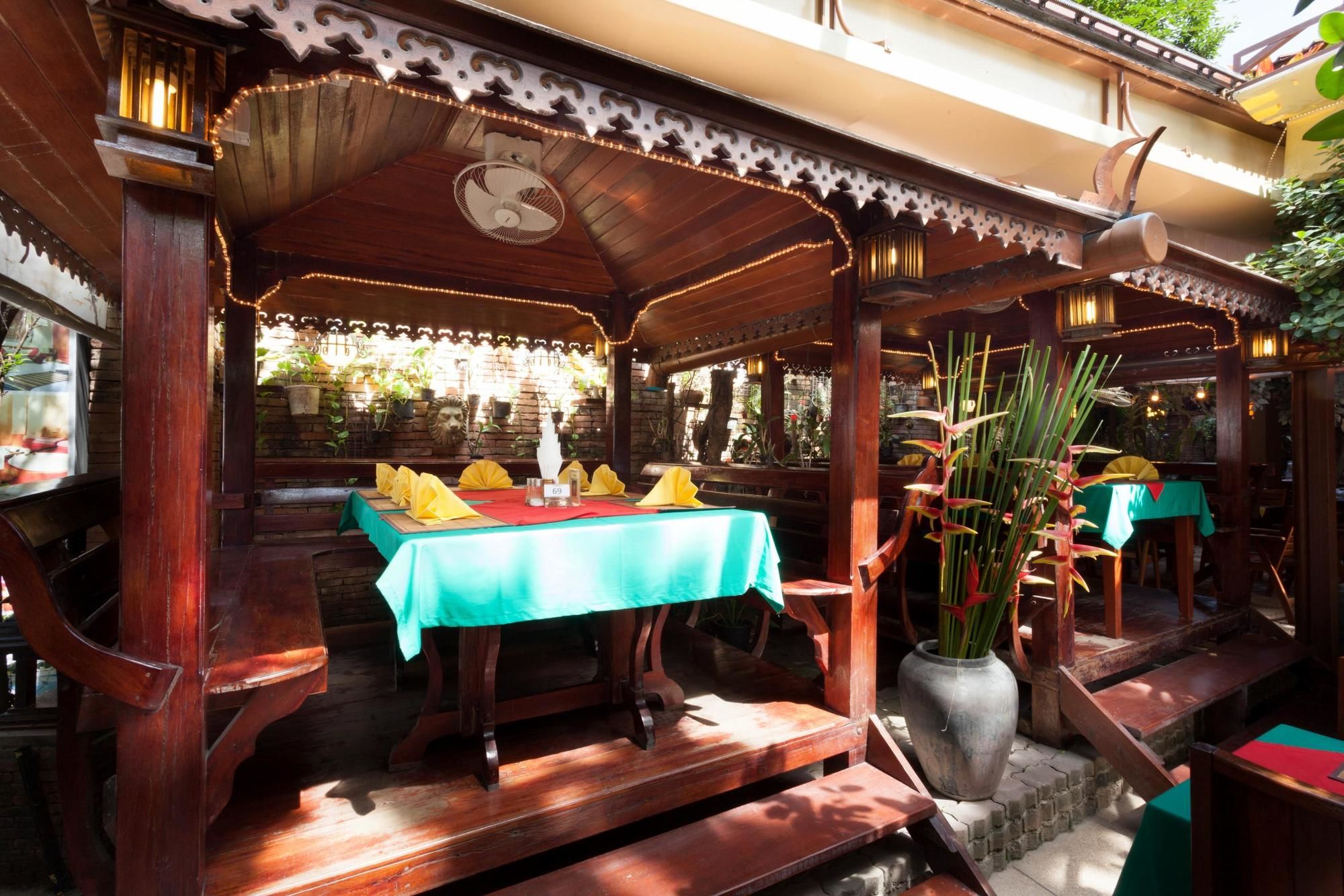 Tropica Bungalows
