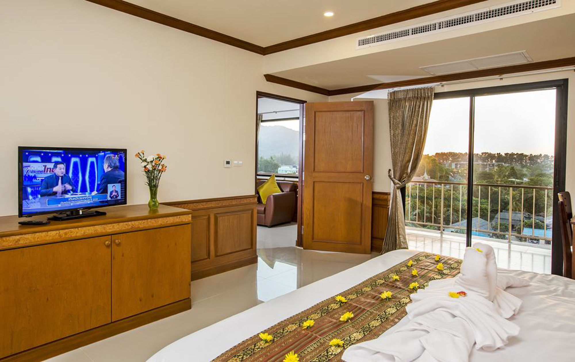 Airport Resort & Spa