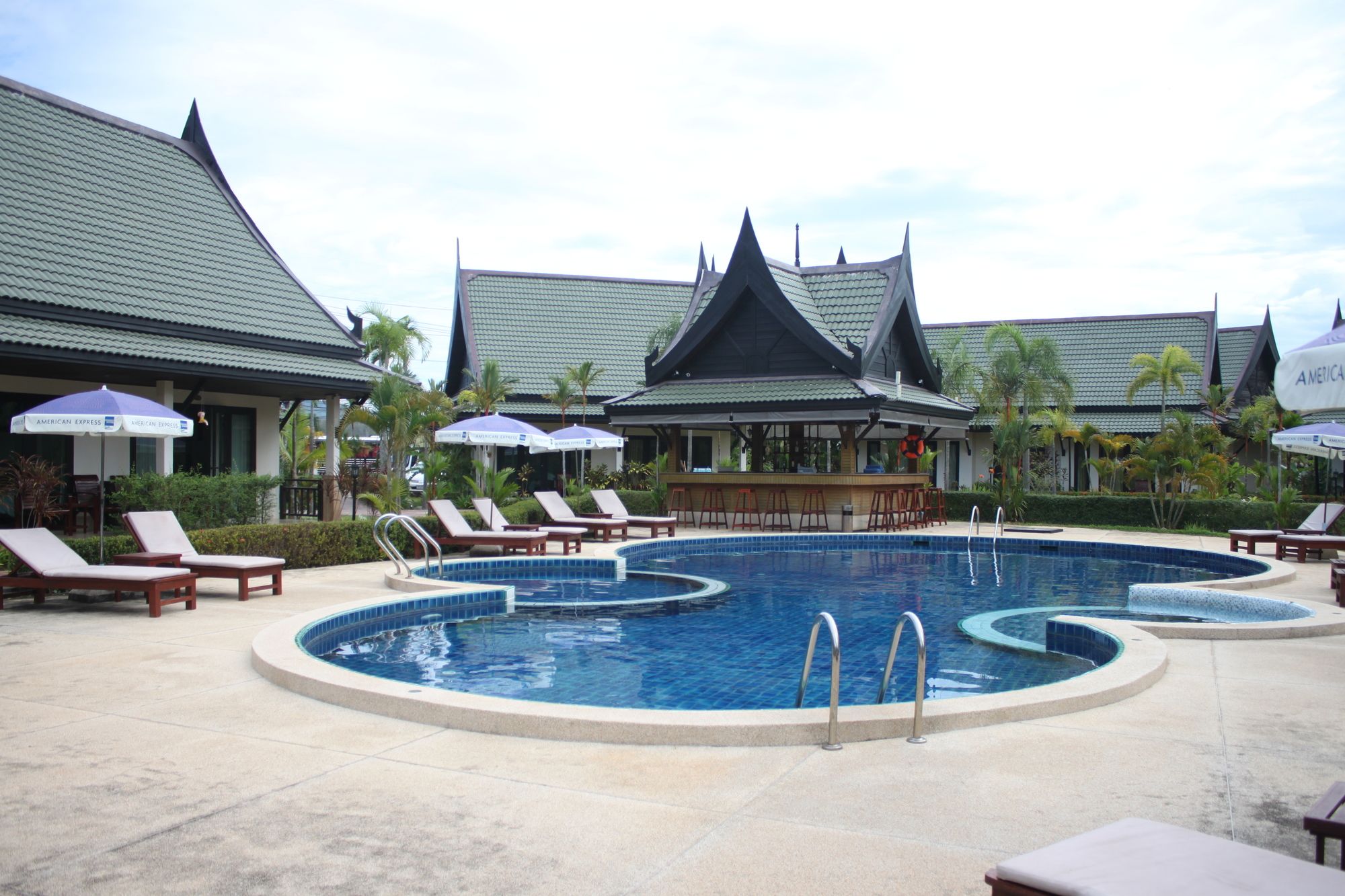 Airport Resort & Spa