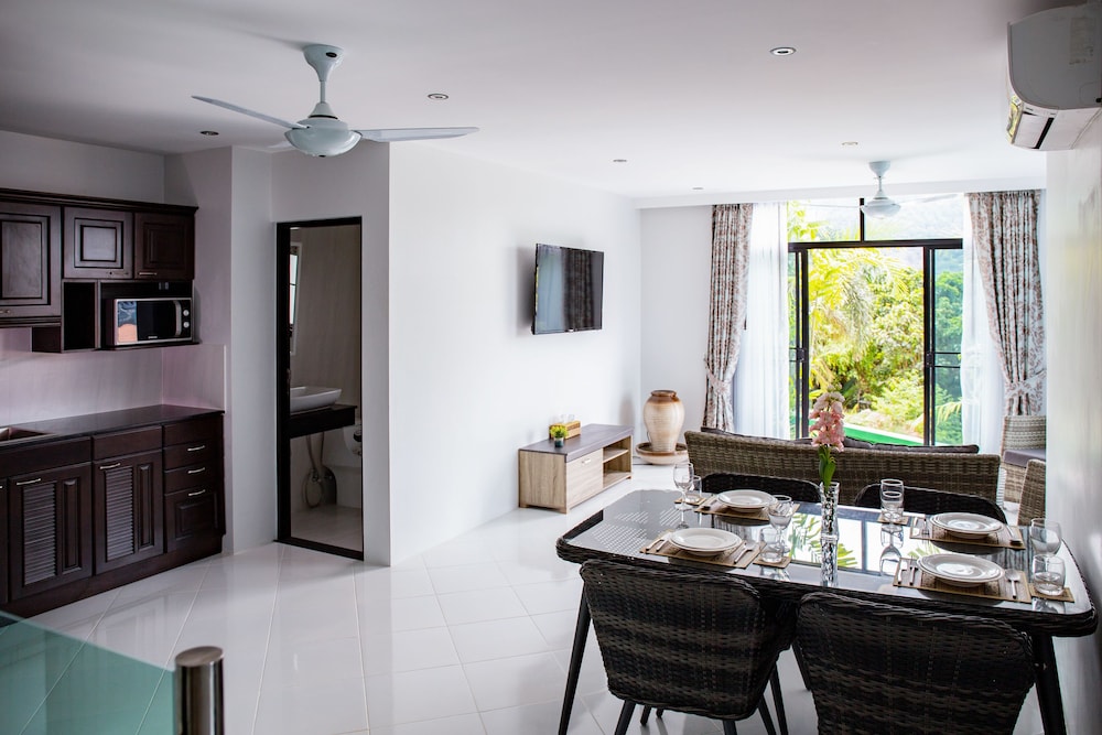 Baan Chom View Kamala