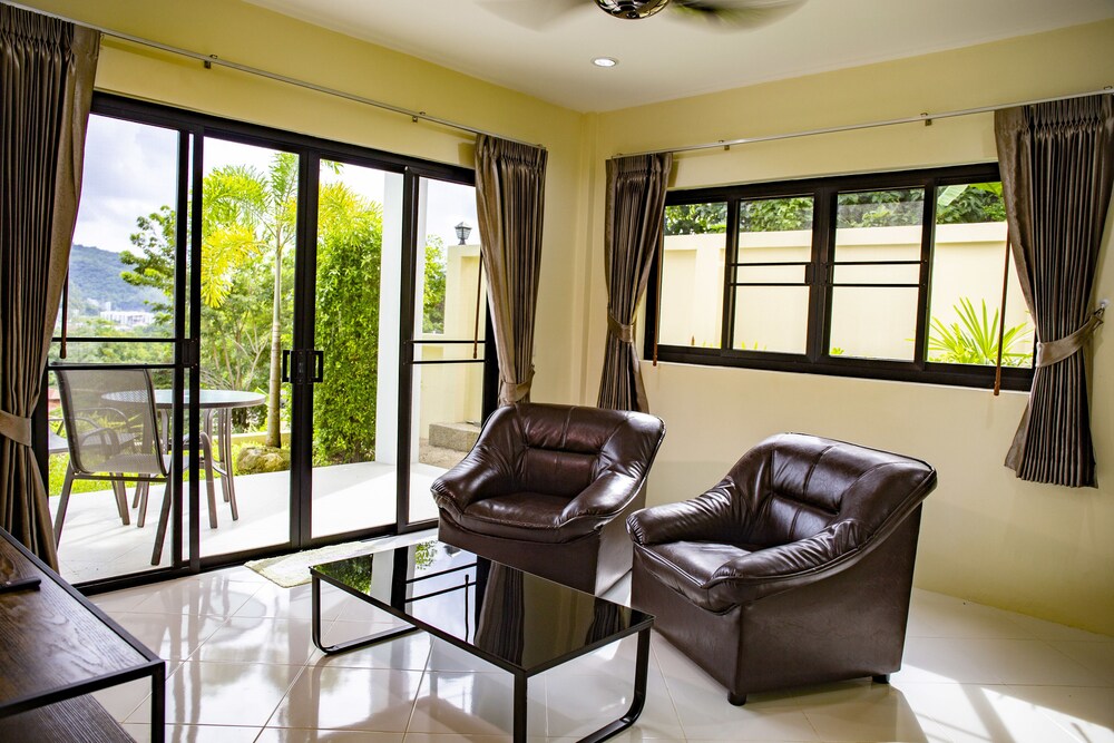 Baan Chom View Kamala