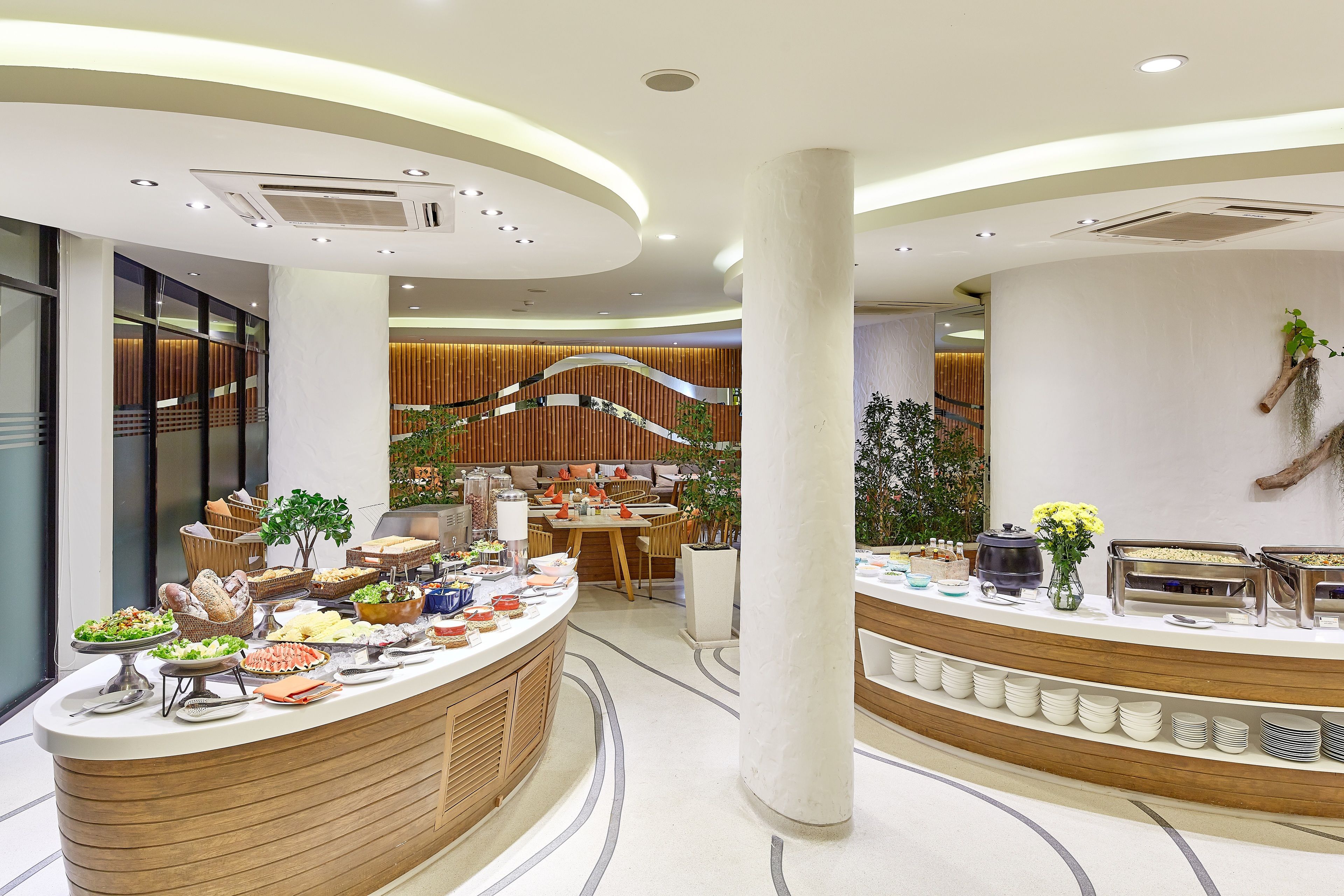 Bandara Phuket Beach Resort