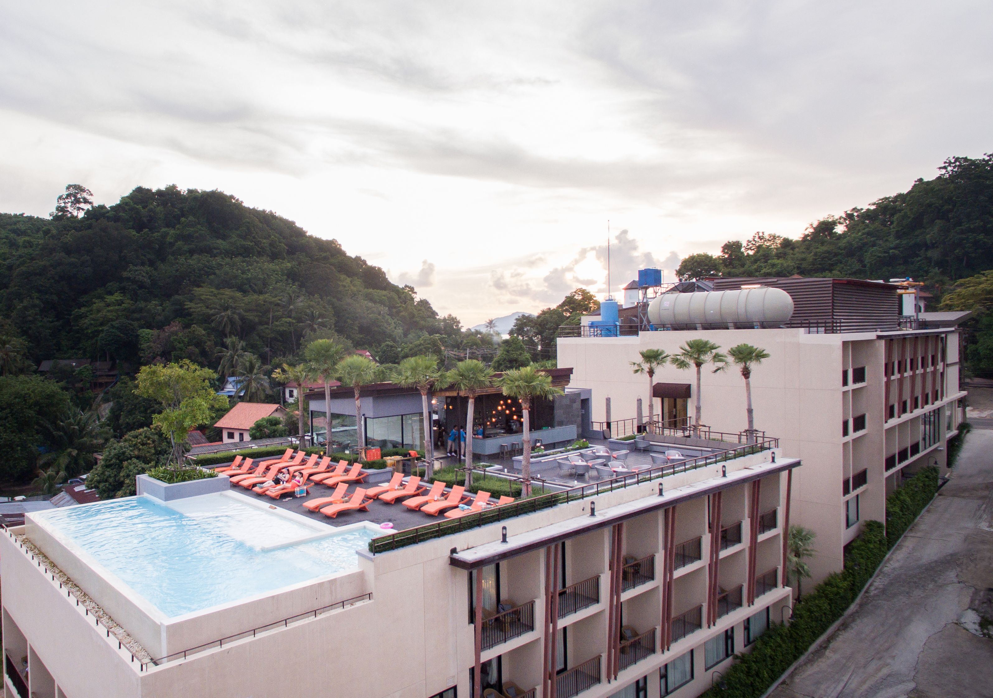 Bandara Phuket Beach Resort