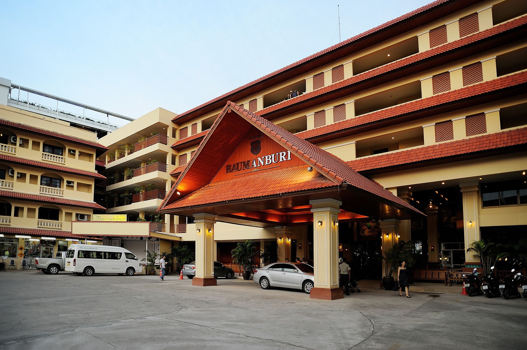 Baumanburi Hotel