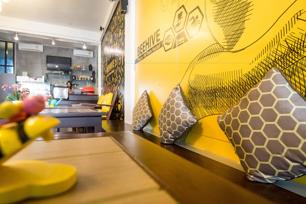 Beehive Phuket Old Town - Hostel