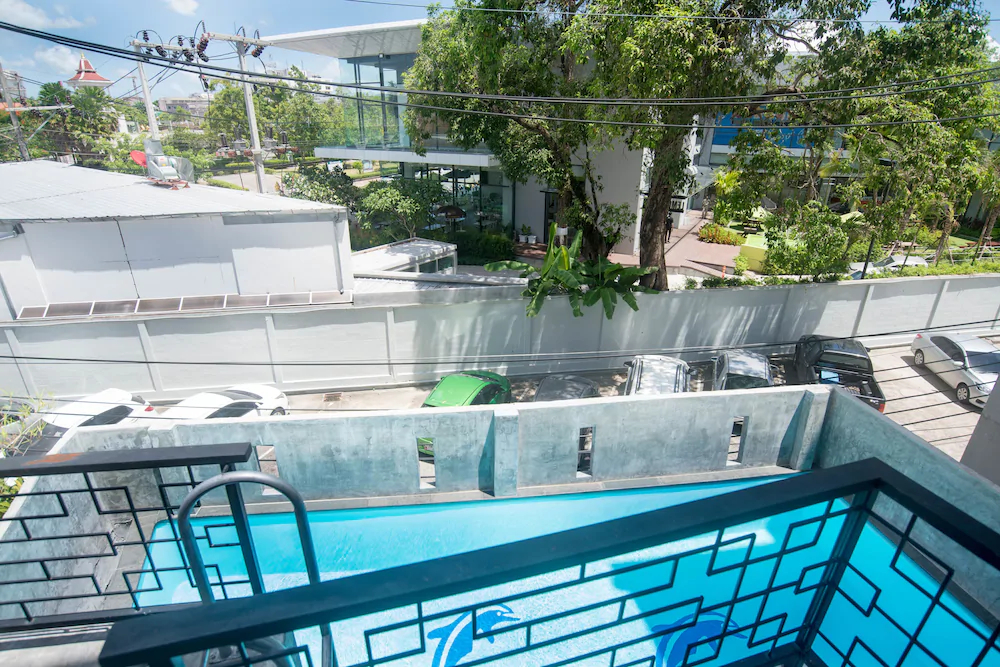 Beehive Phuket Old Town - Hostel