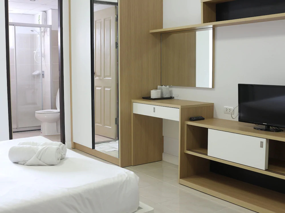 Beehive Phuket Old Town - Hostel