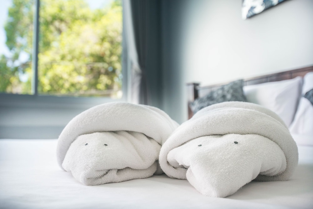 Beehive Phuket Old Town - Hostel