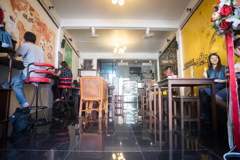 Beehive Phuket Old Town - Hostel