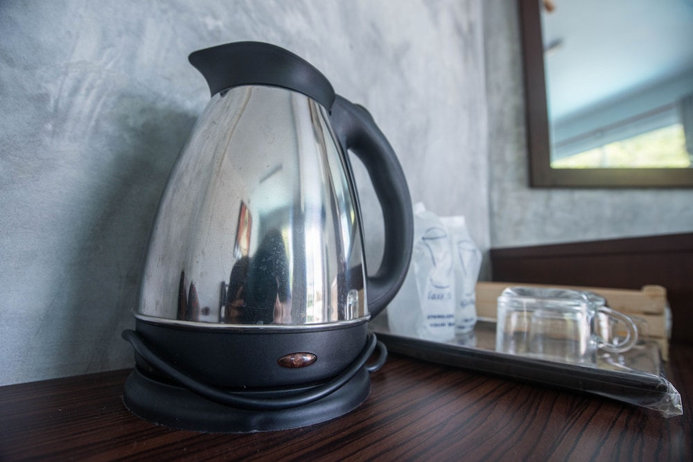 Beehive Phuket Old Town - Hostel