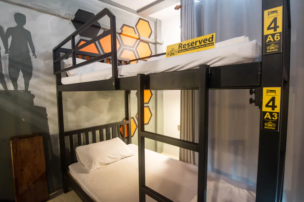 Beehive Phuket Old Town - Hostel