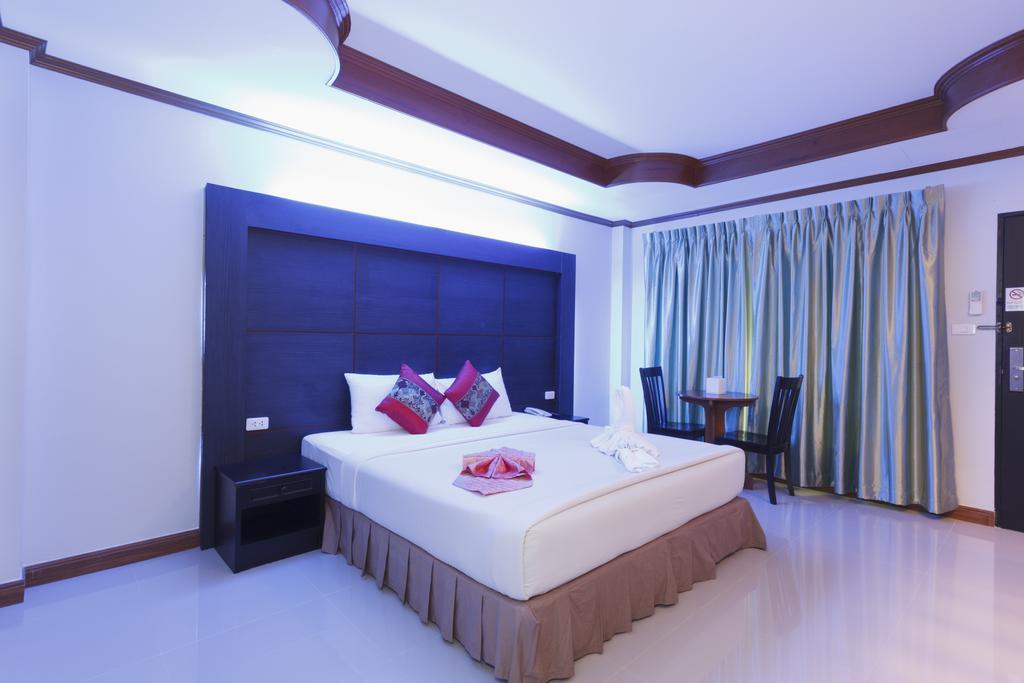Blue Carina Hotel
