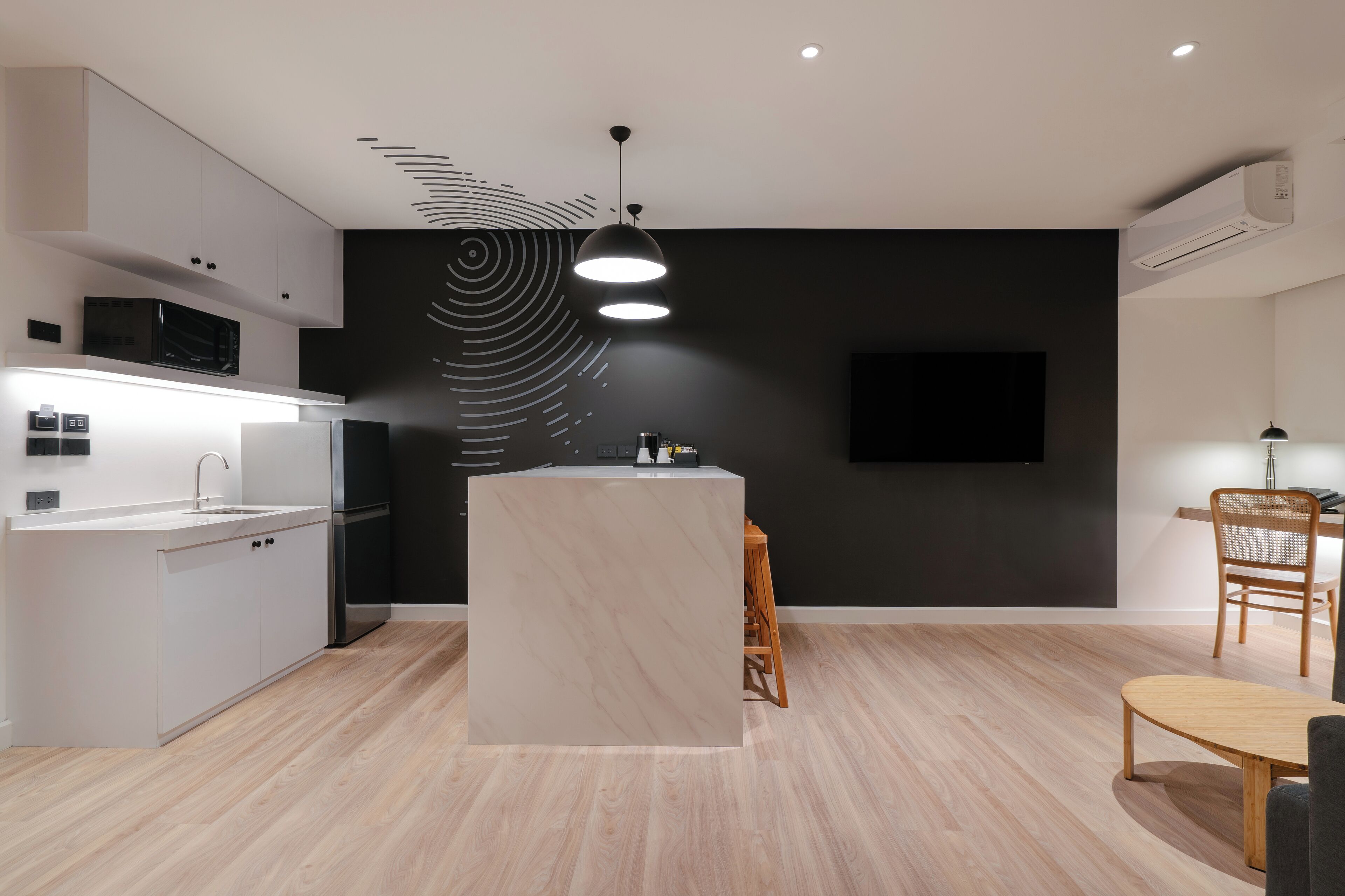 Blu Monkey Hub & Hotel