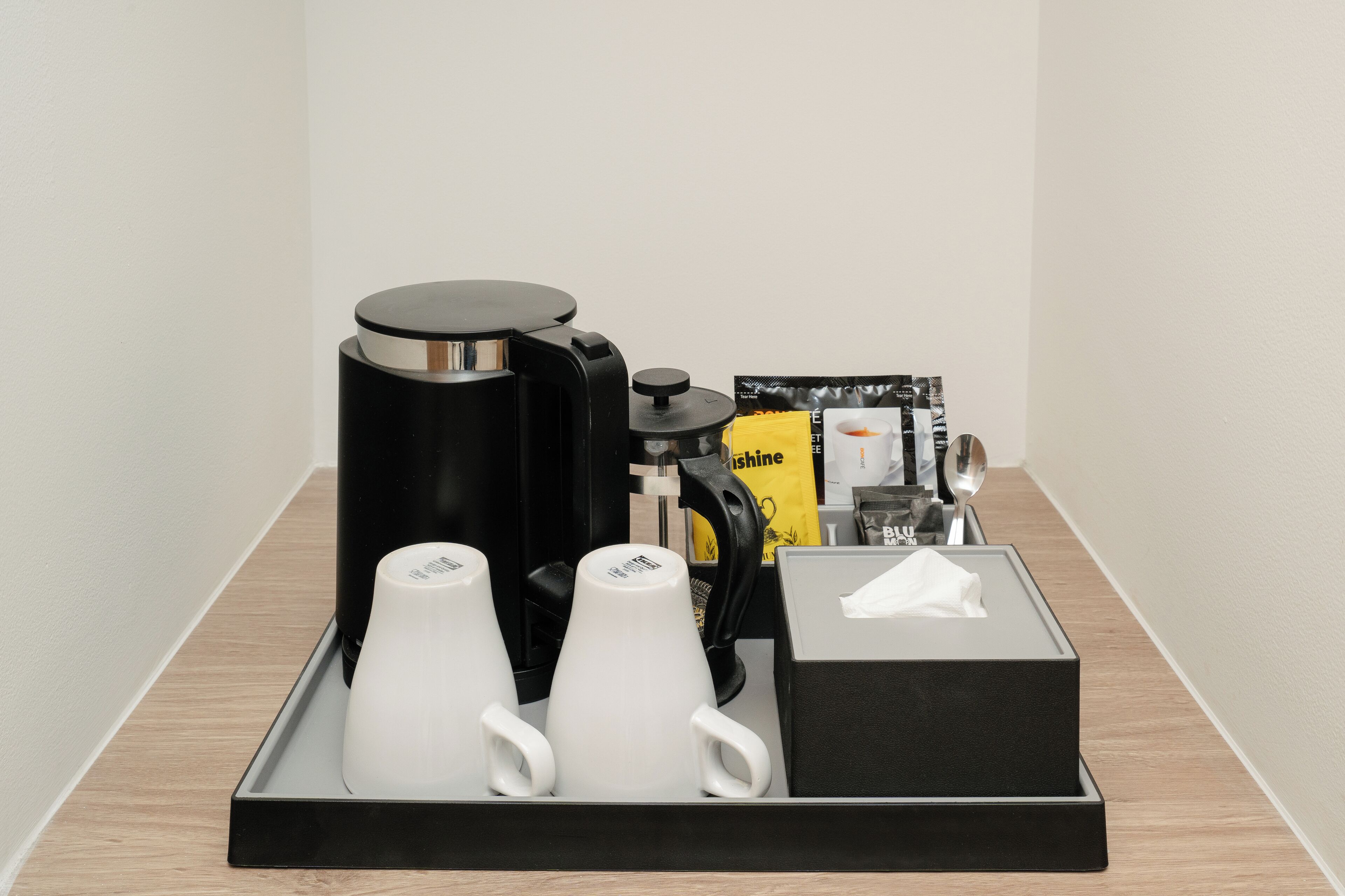 Blu Monkey Hub & Hotel