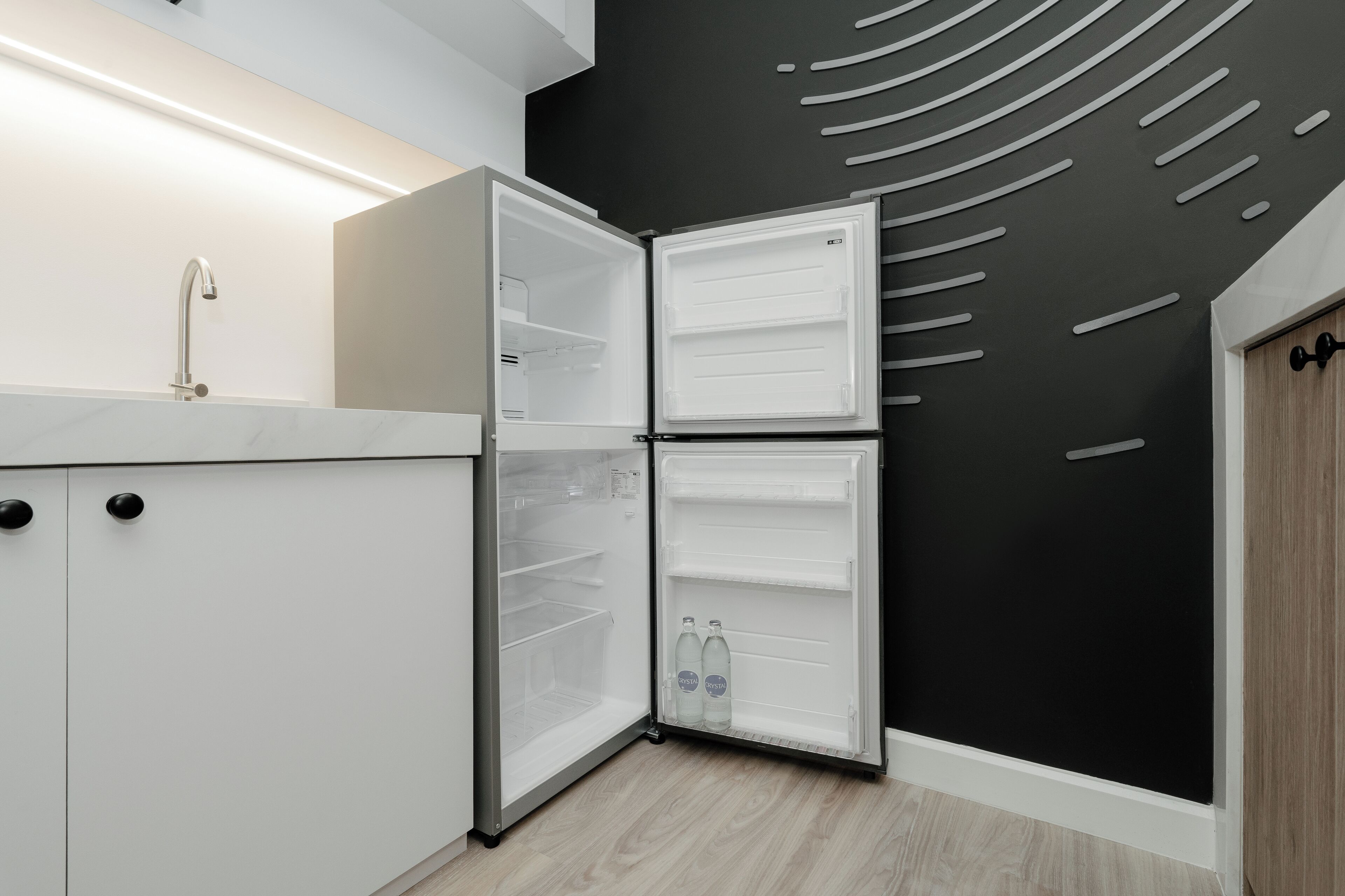 Blu Monkey Hub & Hotel