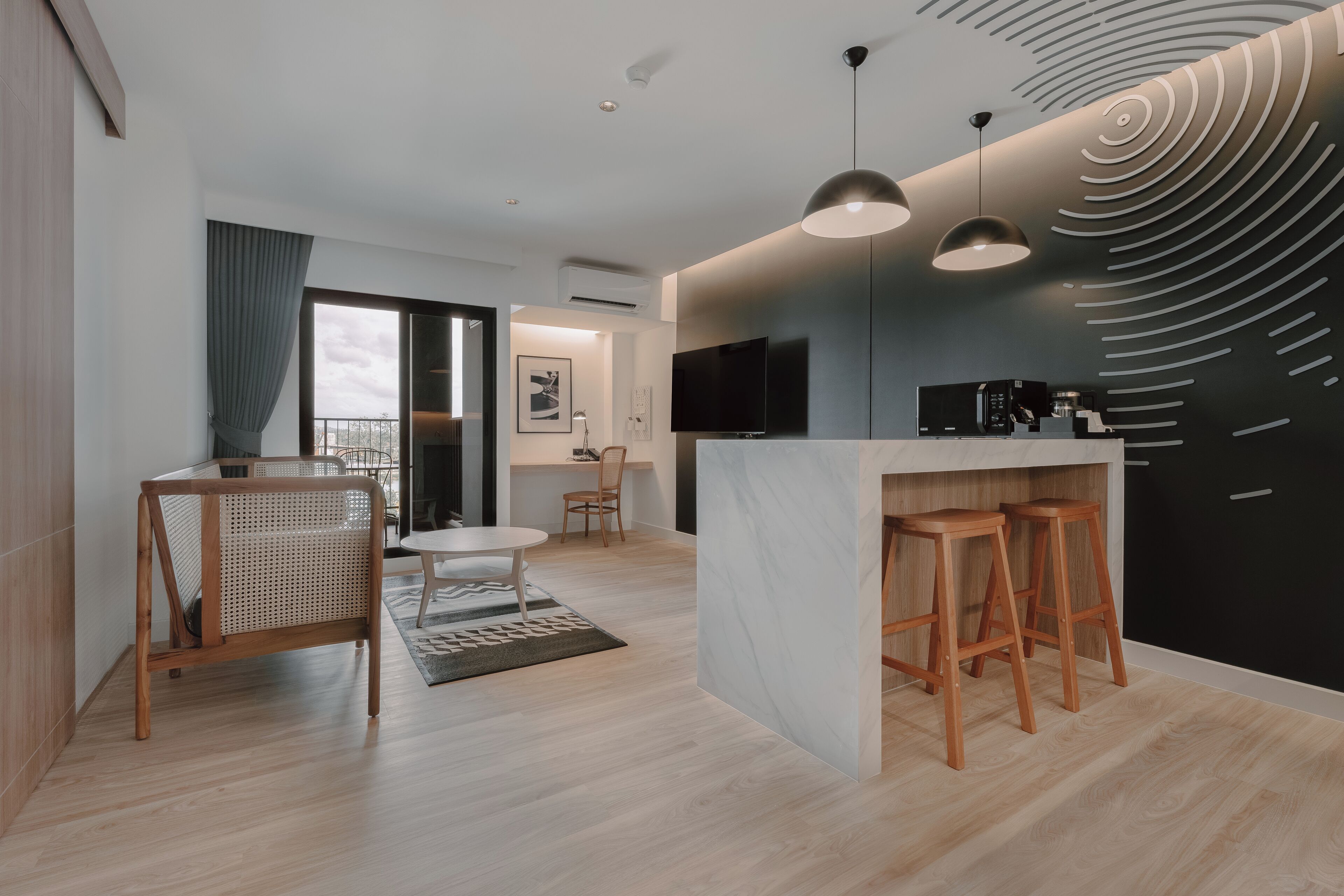 Blu Monkey Hub & Hotel