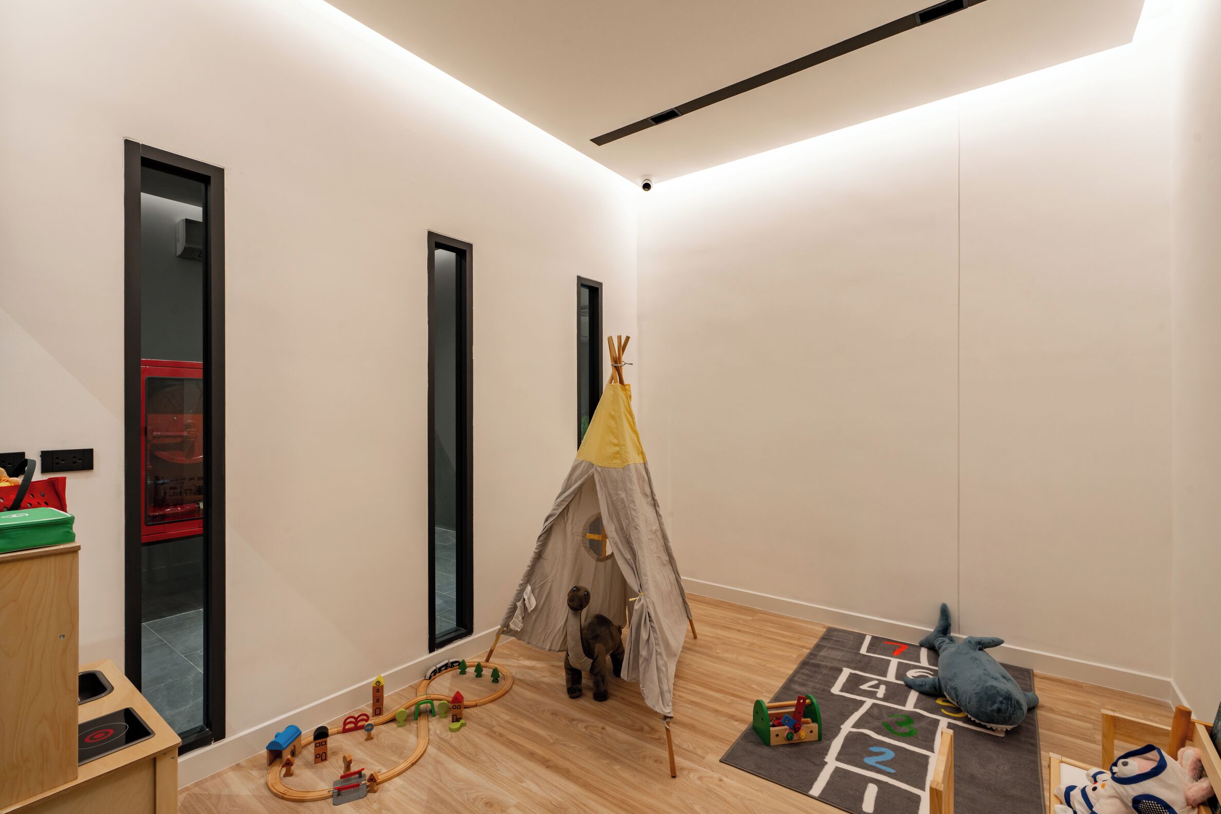 Blu Monkey Hub & Hotel