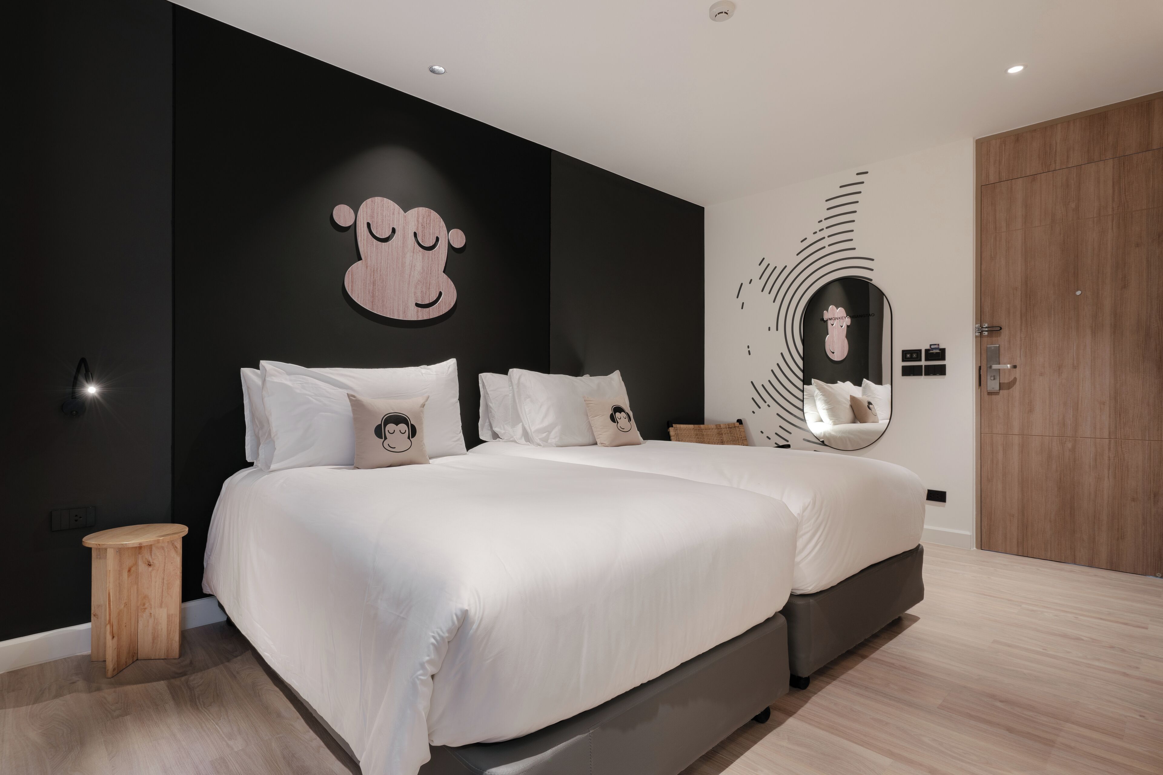 Blu Monkey Hub & Hotel