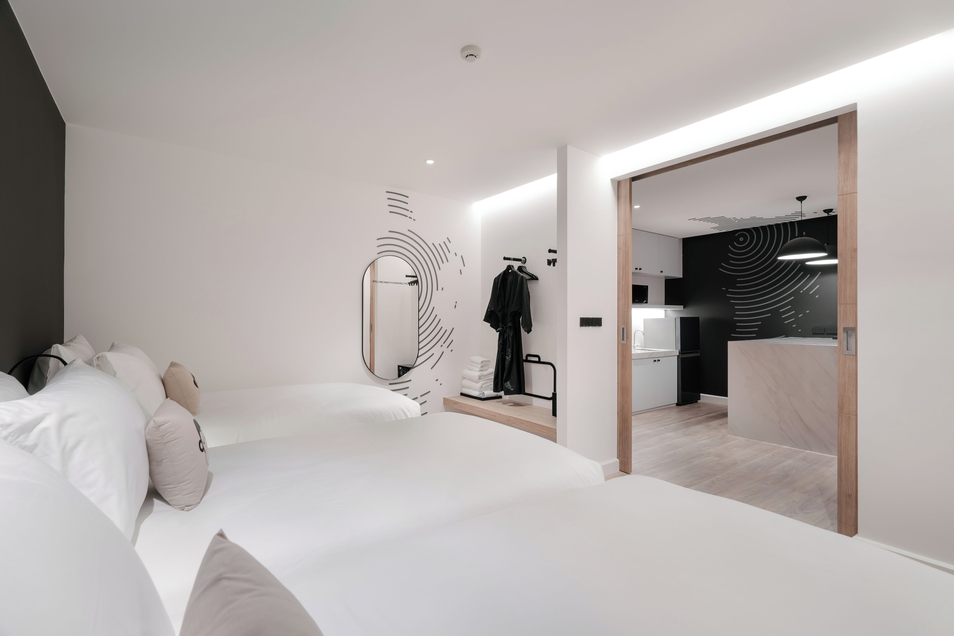 Blu Monkey Hub & Hotel