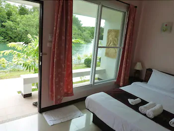 Chaiyo Resort