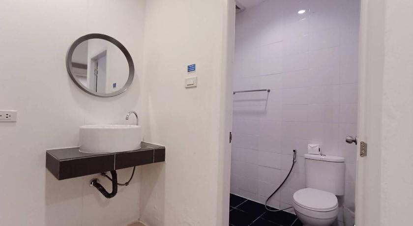 Chino Town Gallery Alley