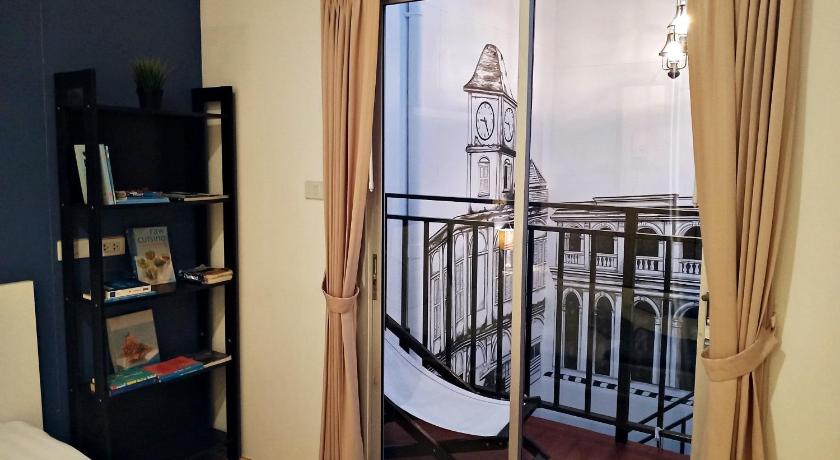 Chino Town Gallery Alley